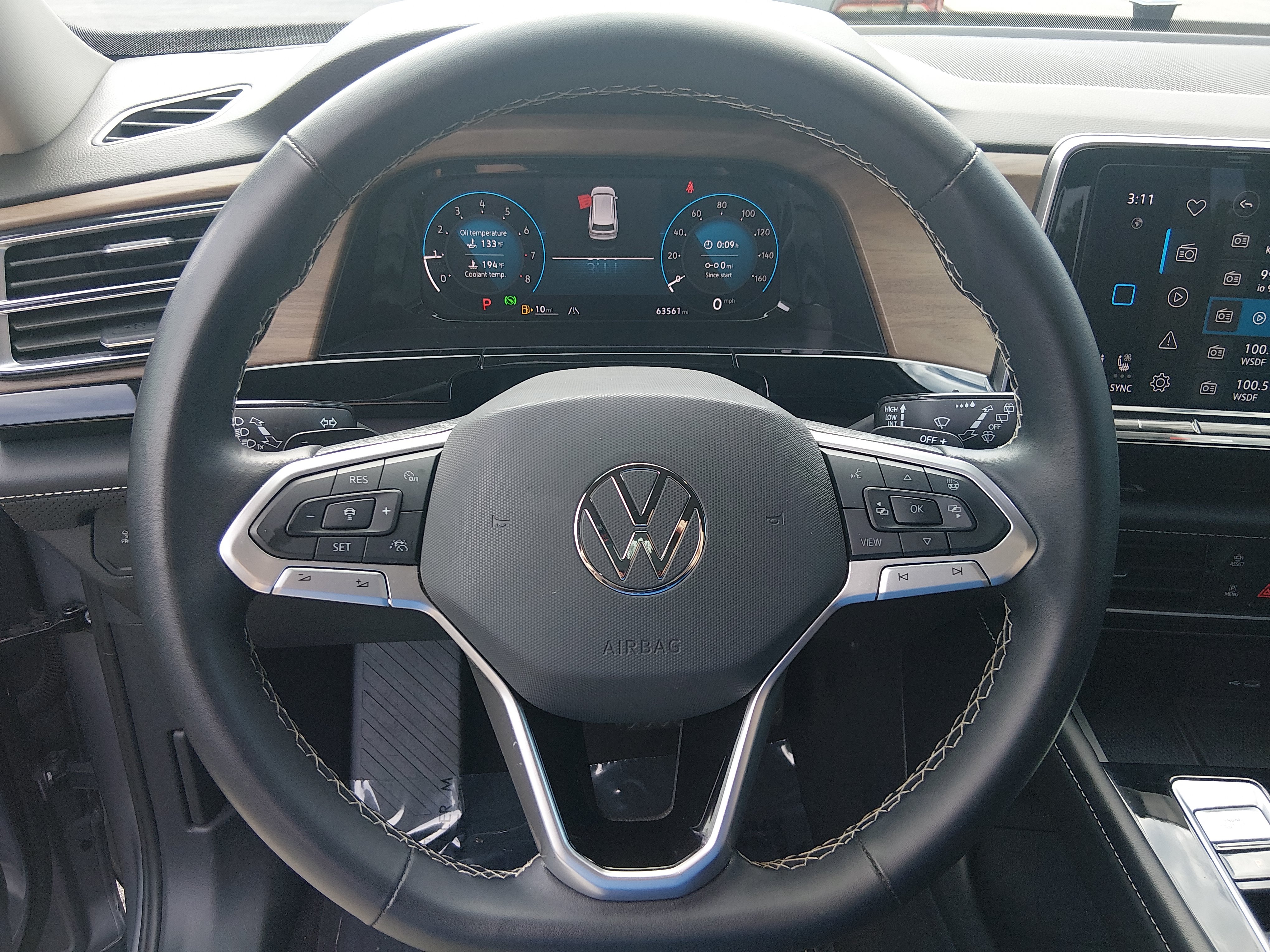 2024 Volkswagen Atlas SE w/Tech - Photo 12