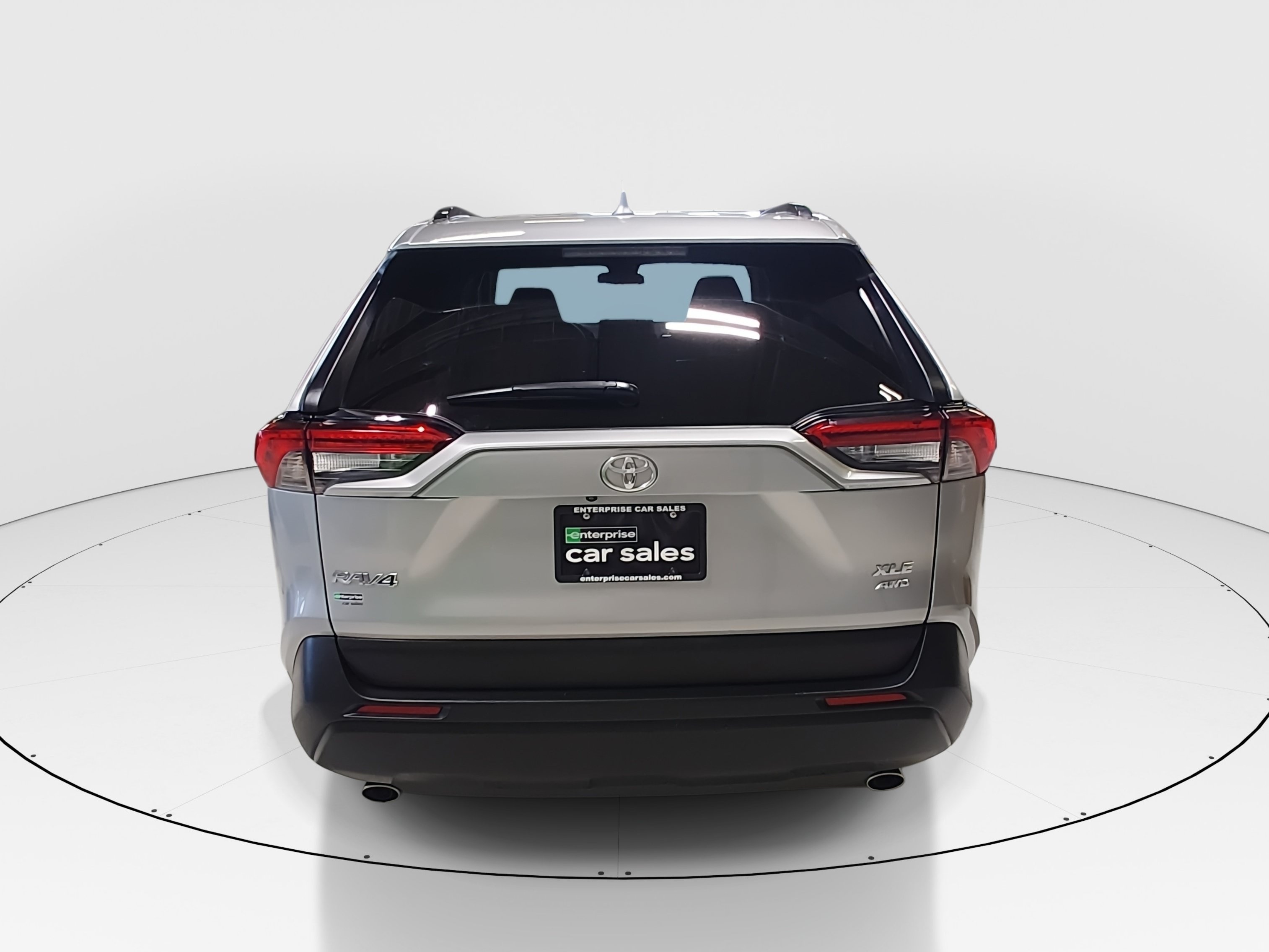 2025 Toyota RAV4 XLE - Photo 6