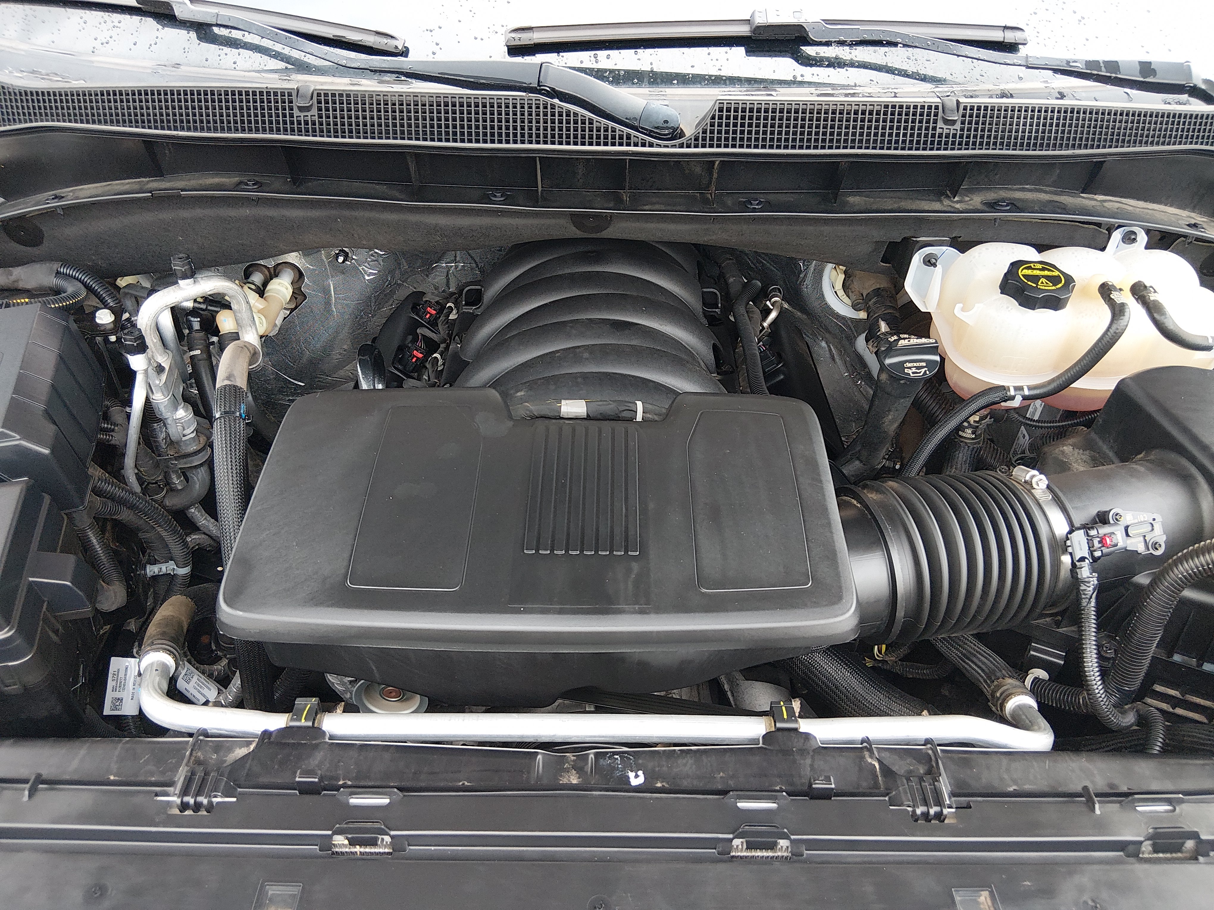 2024 Chevrolet Suburban LT - Photo 9