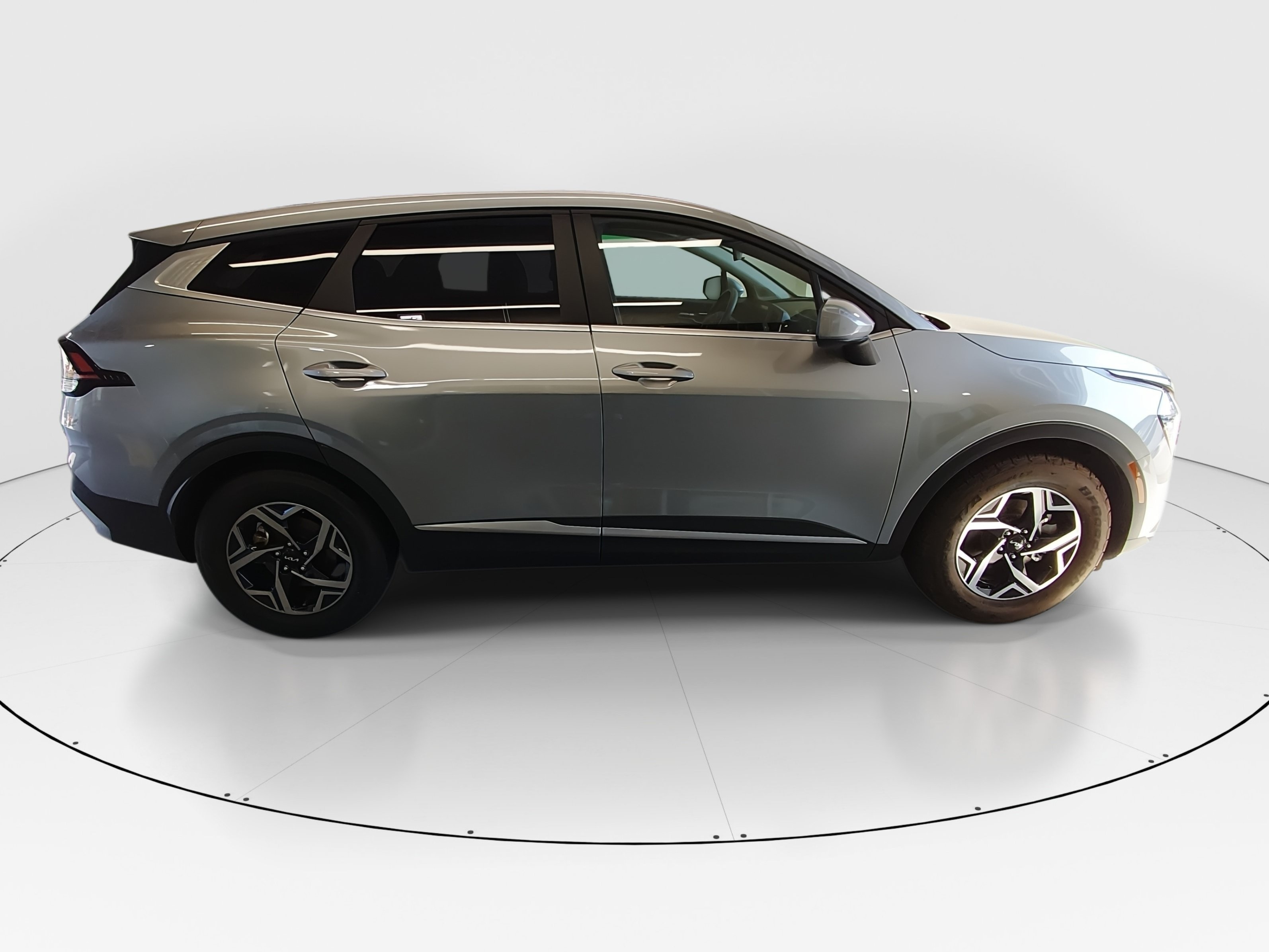 2025 Kia Sportage LX - Photo 8