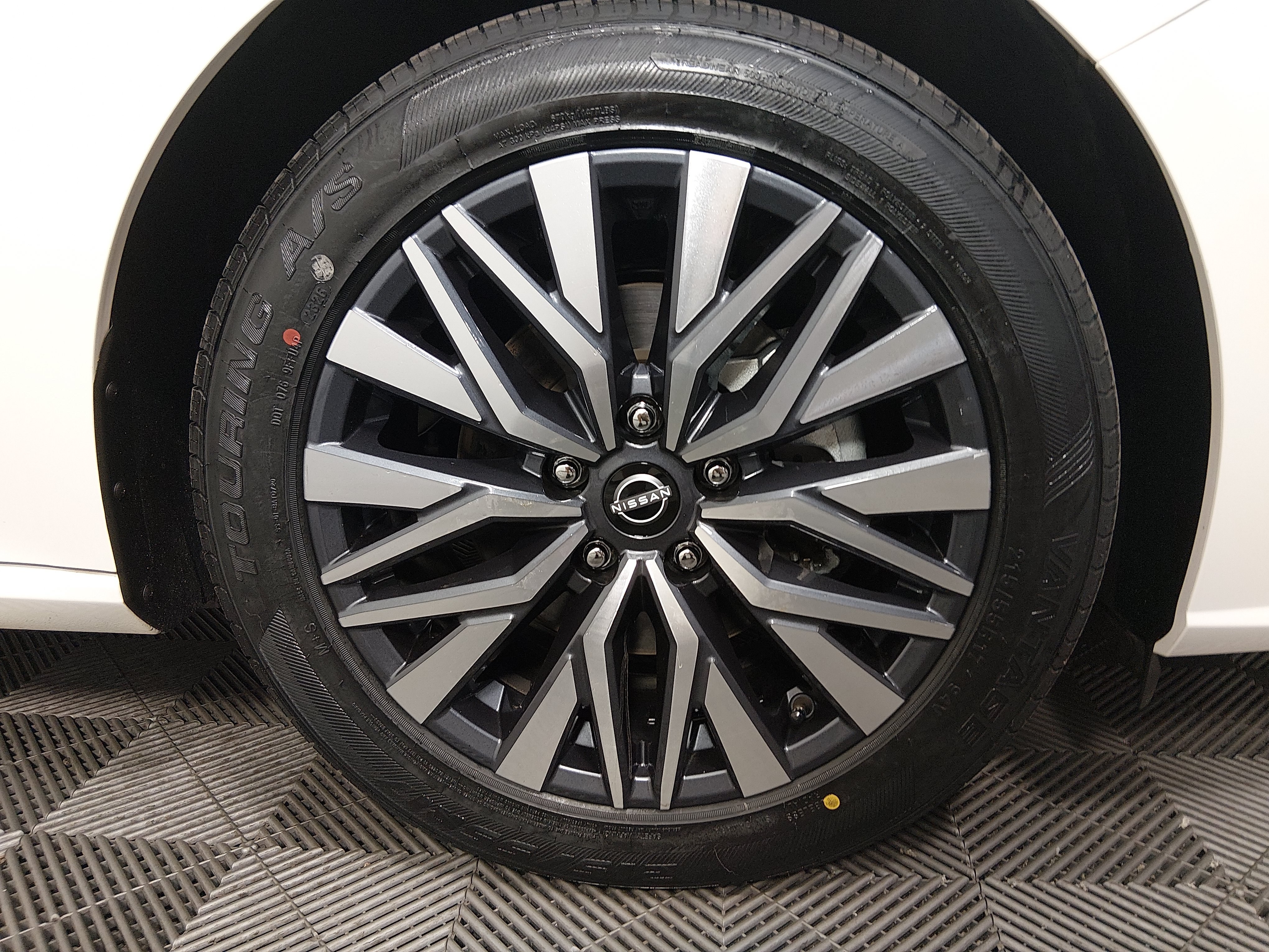 2025 Nissan Altima SV - Photo 10