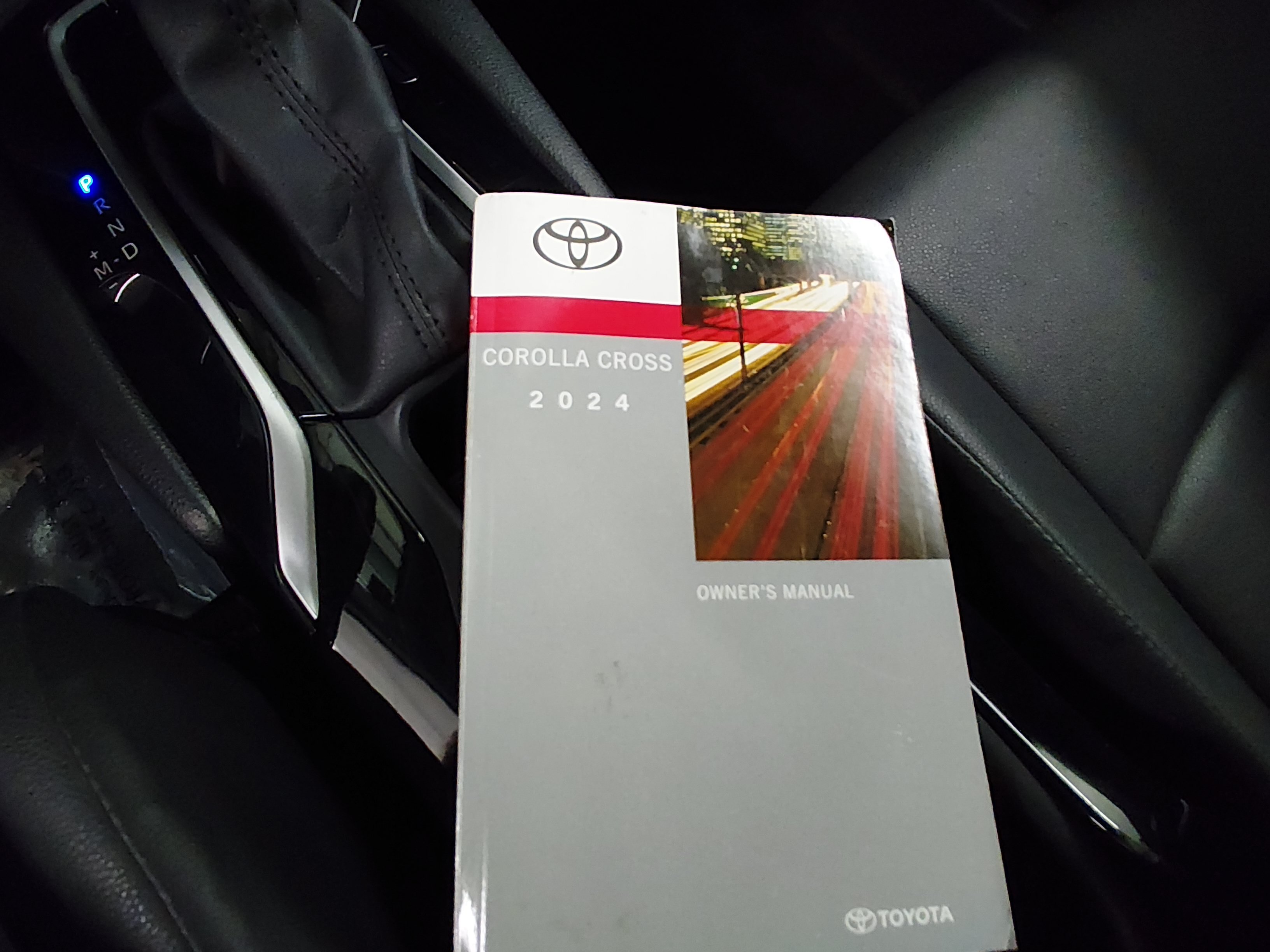2024 Toyota Corolla Cross XLE - Photo 18