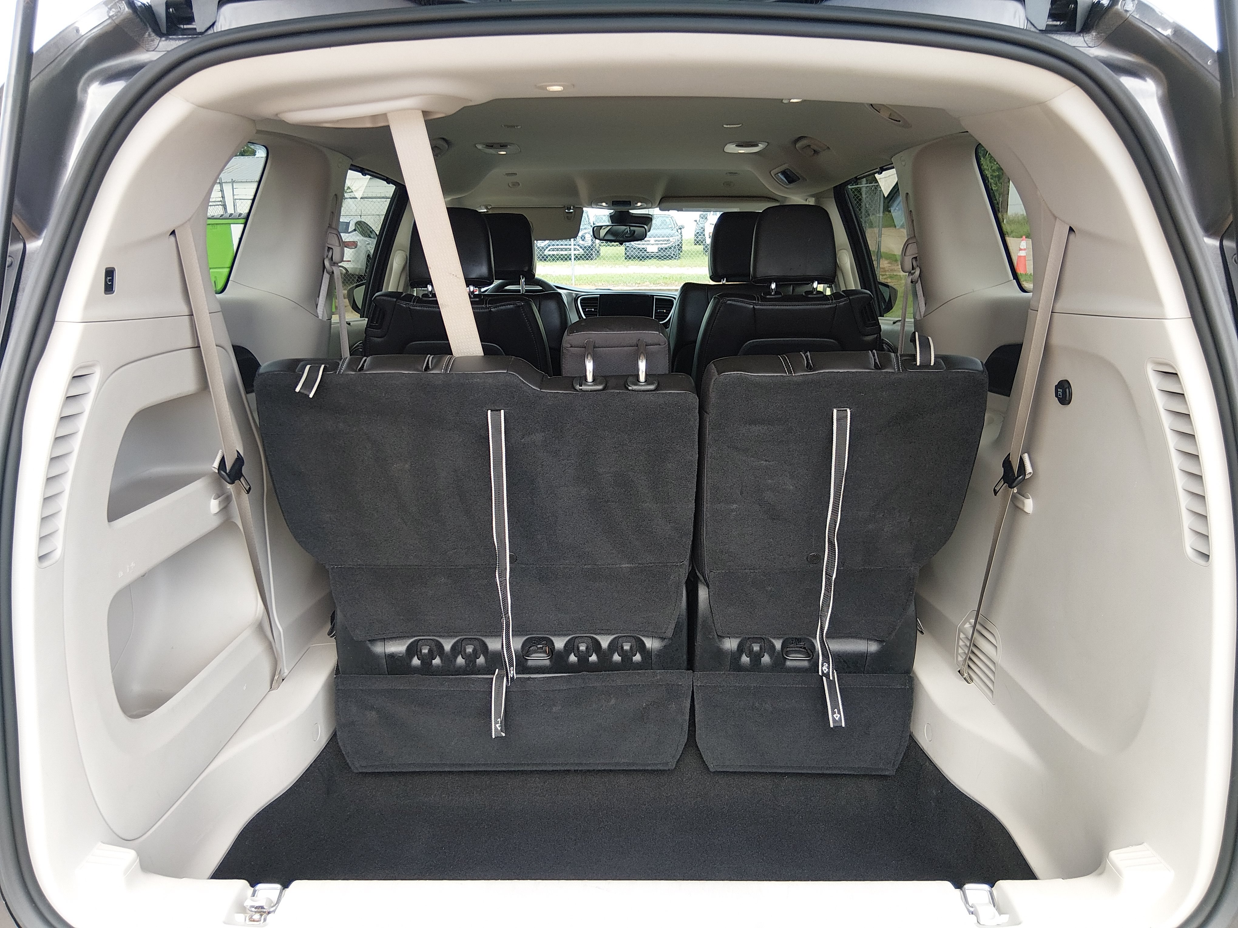 2023 Chrysler Pacifica Touring L - Photo 11