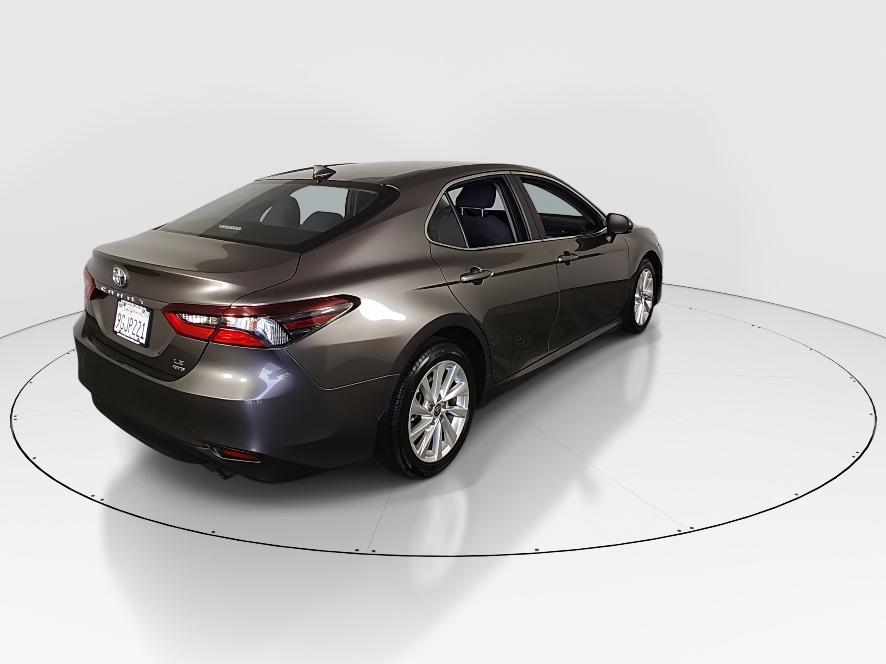 2023 Toyota Camry LE - Photo 7
