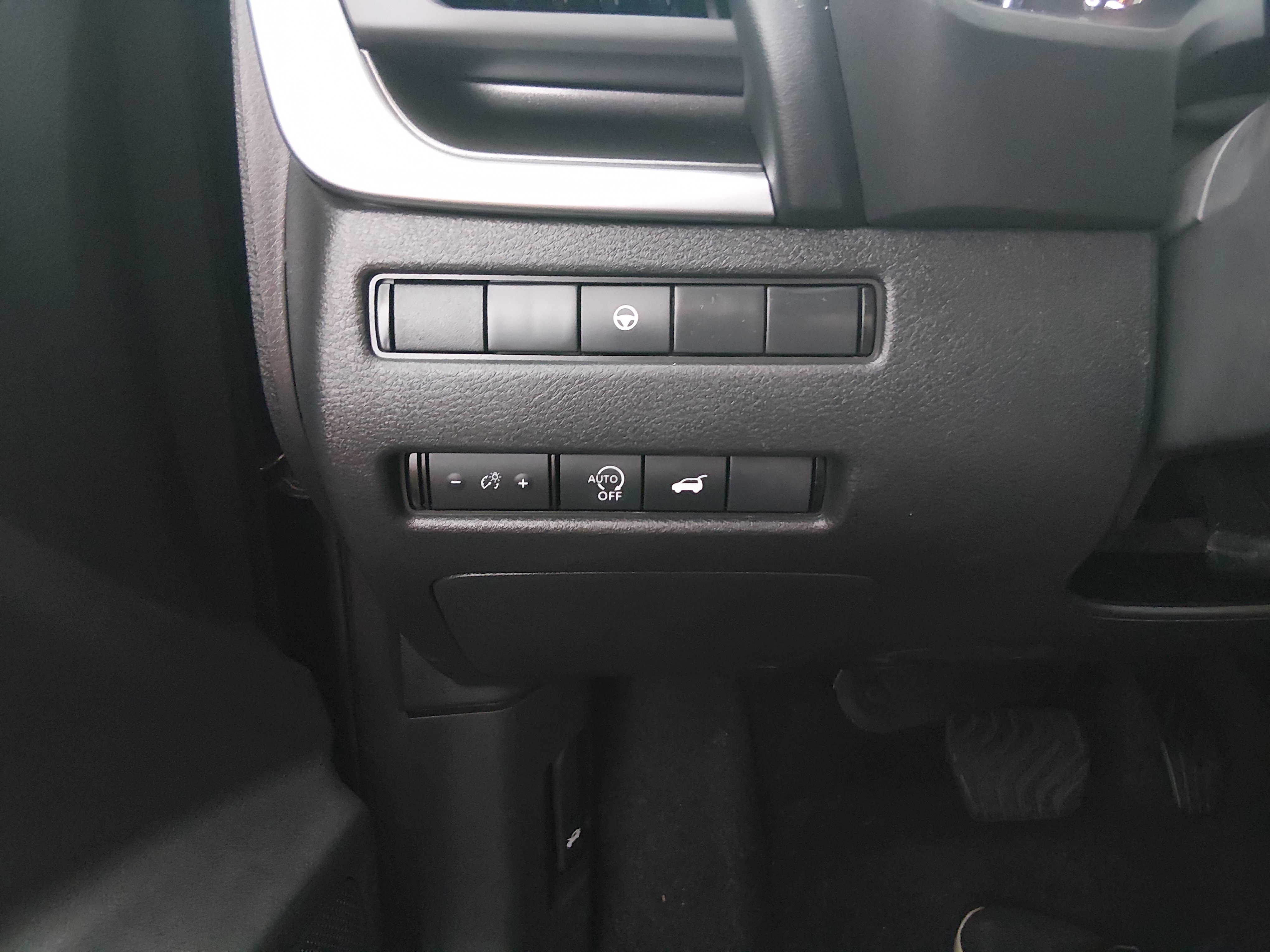 2025 Nissan Rogue SV - Photo 13