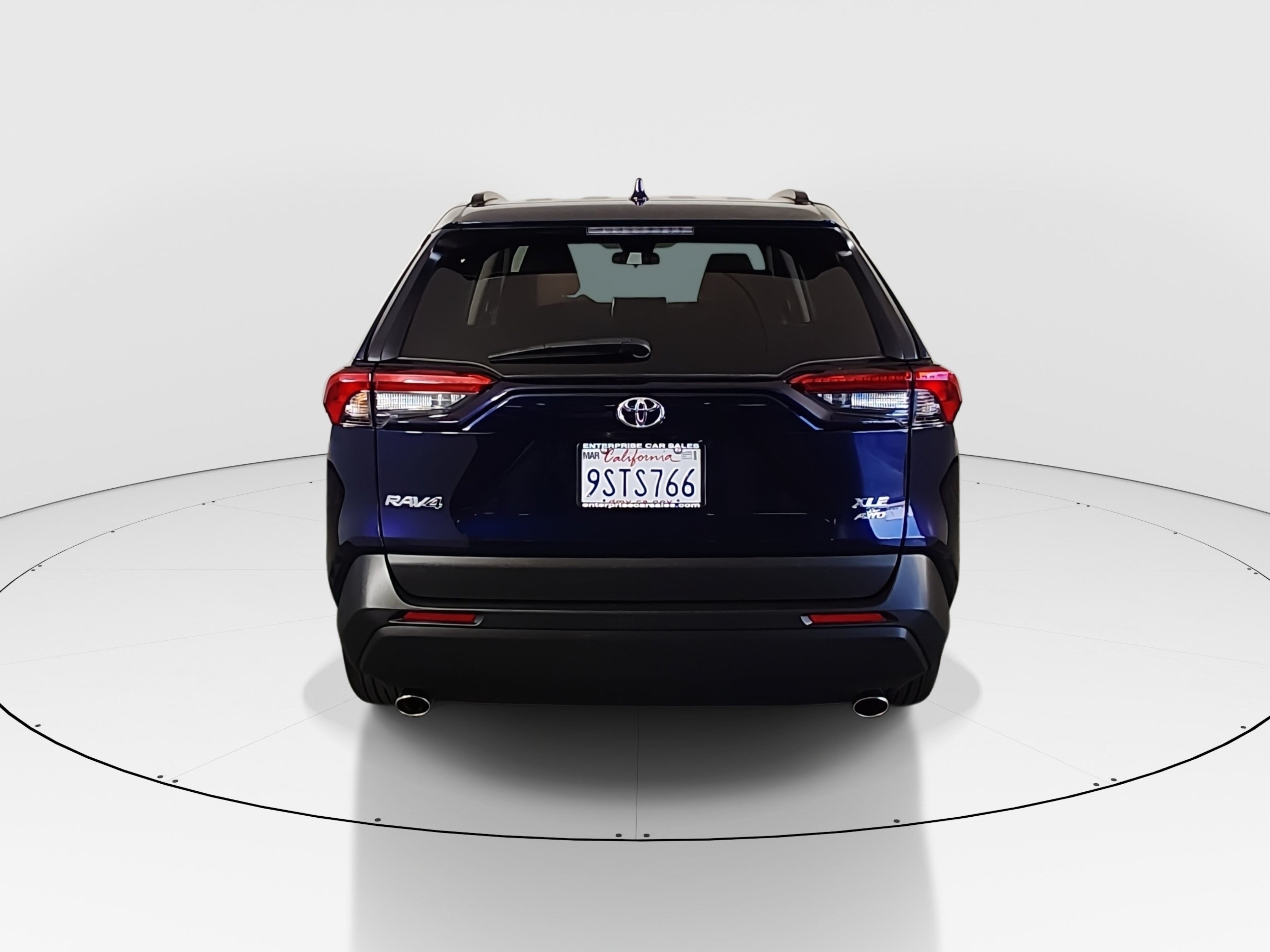 2025 Toyota RAV4 XLE - Photo 6