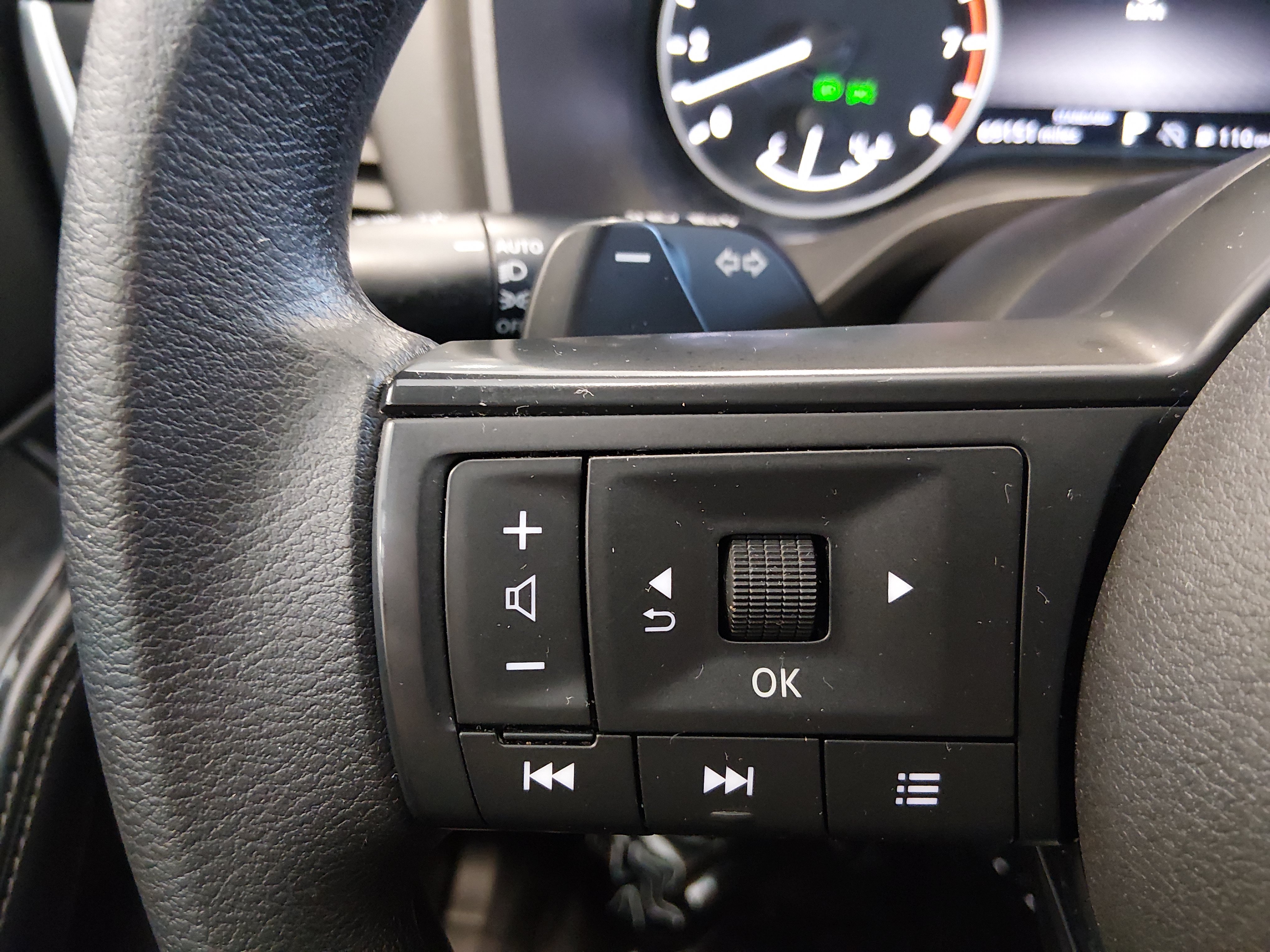 2024 Nissan Rogue SV - Photo 23