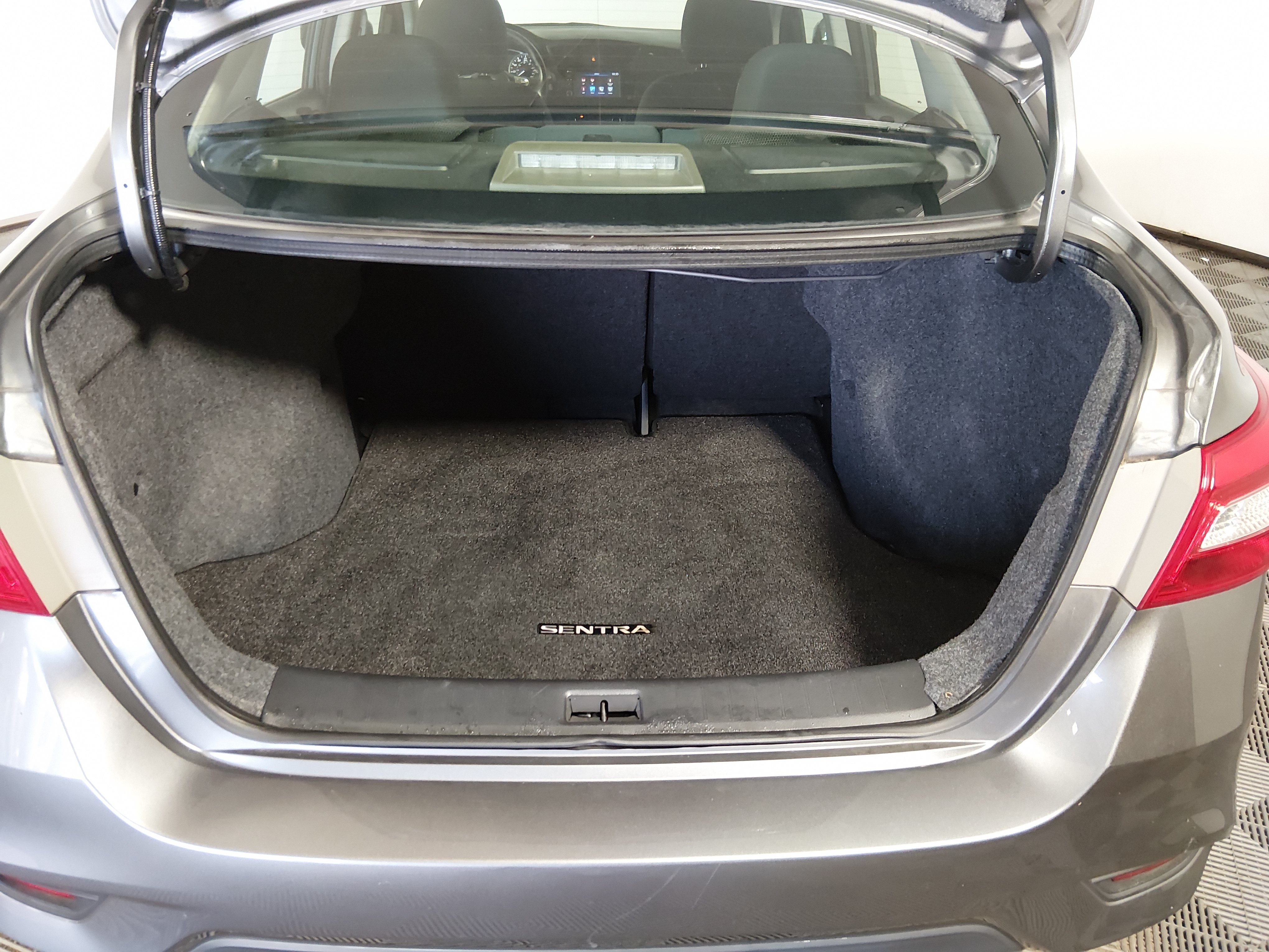 2019 Nissan Sentra S - Photo 11