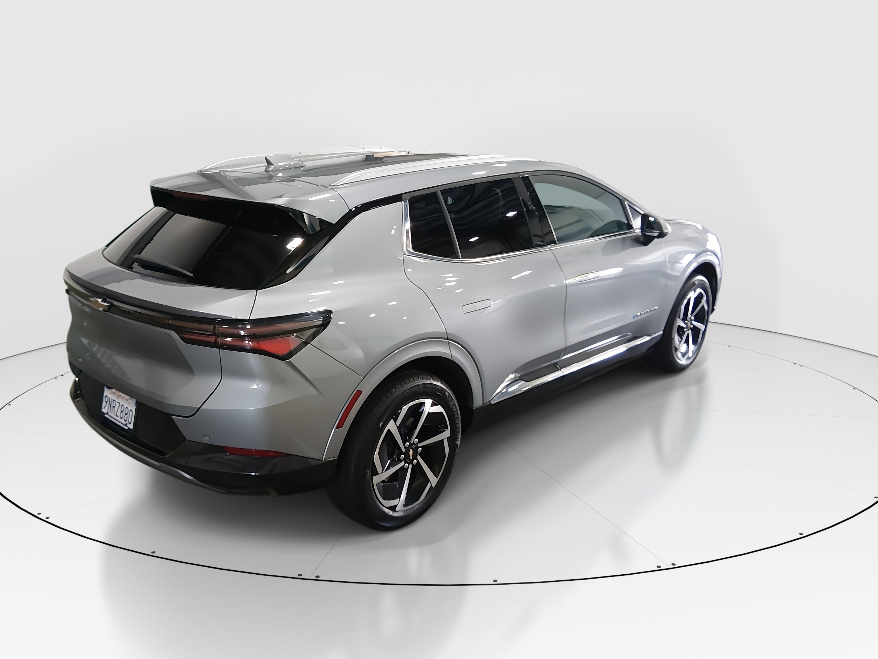 2024 Chevrolet Equinox EV LT - Photo 7
