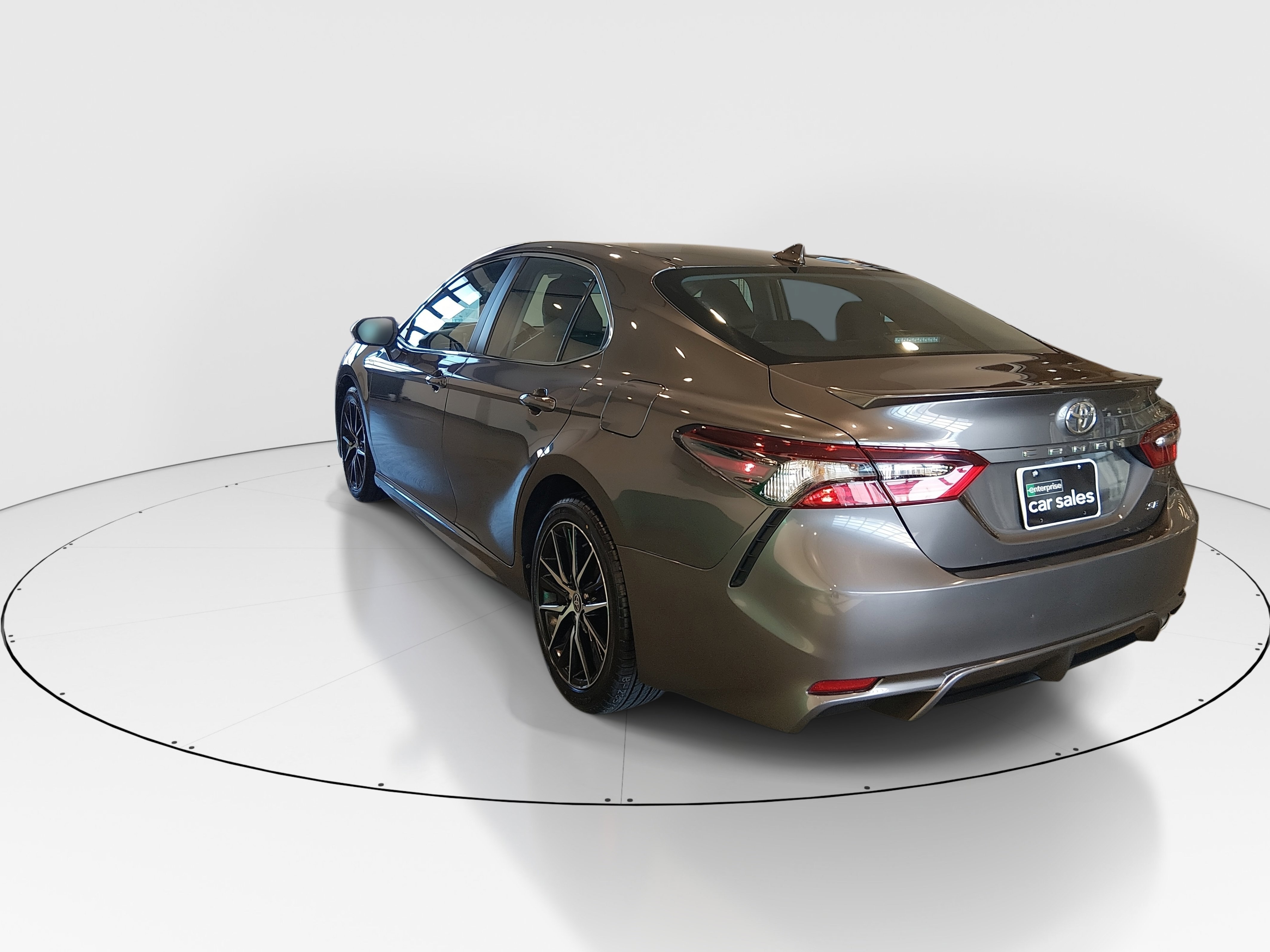 2024 Toyota Camry SE - Photo 5