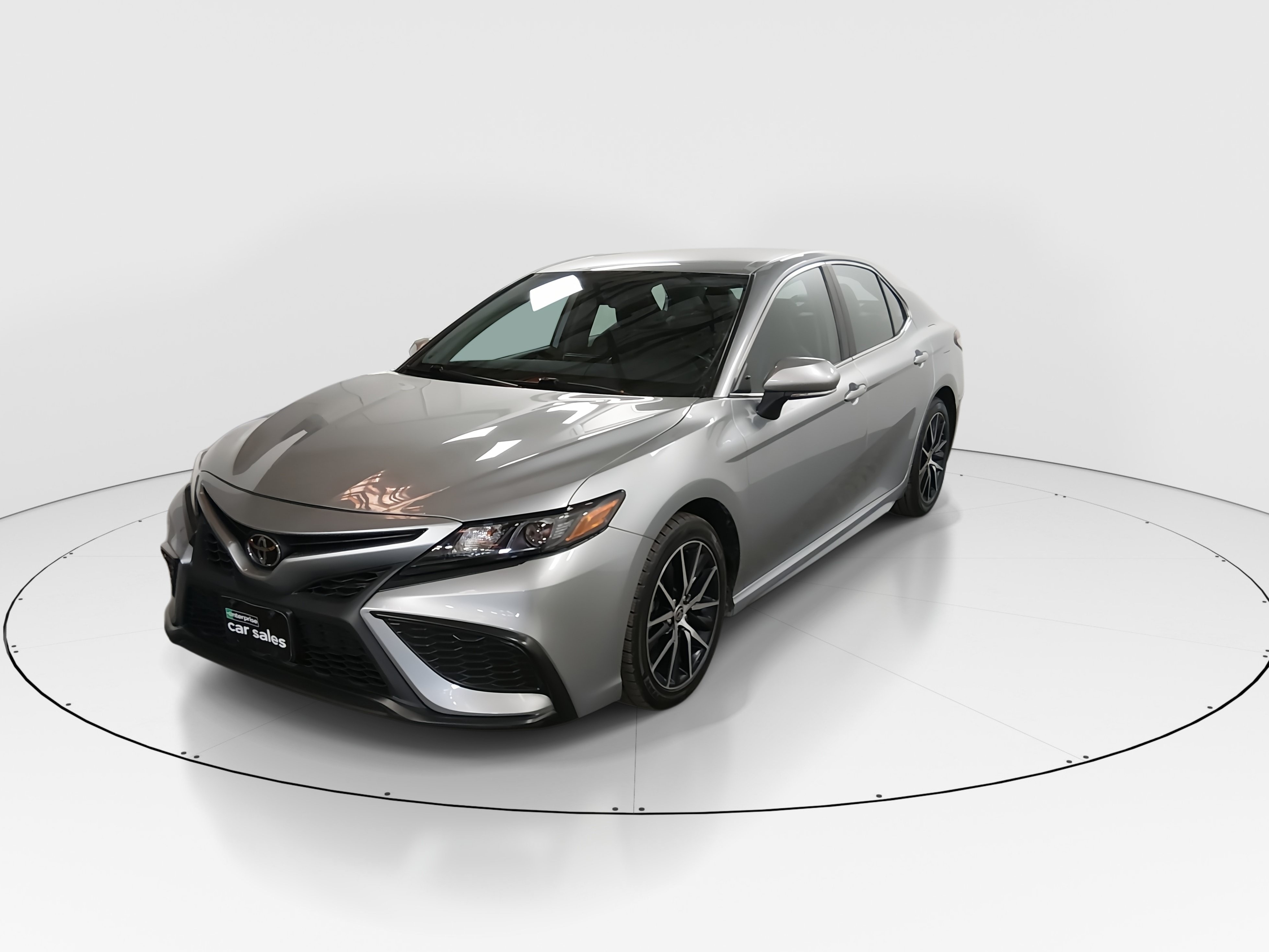 2024 Toyota Camry SE - Photo 3