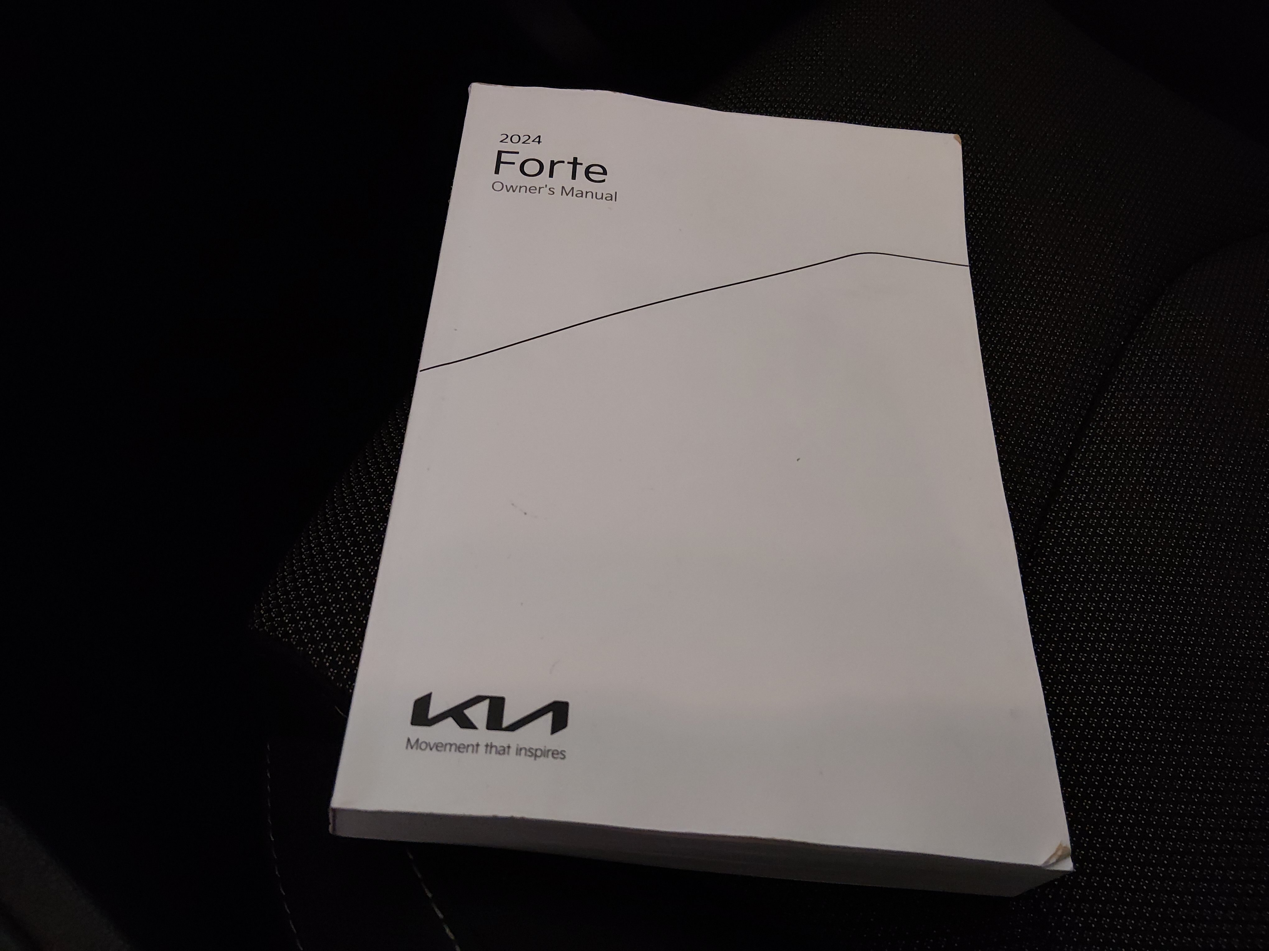 2024 Kia Forte LXS - Photo 17