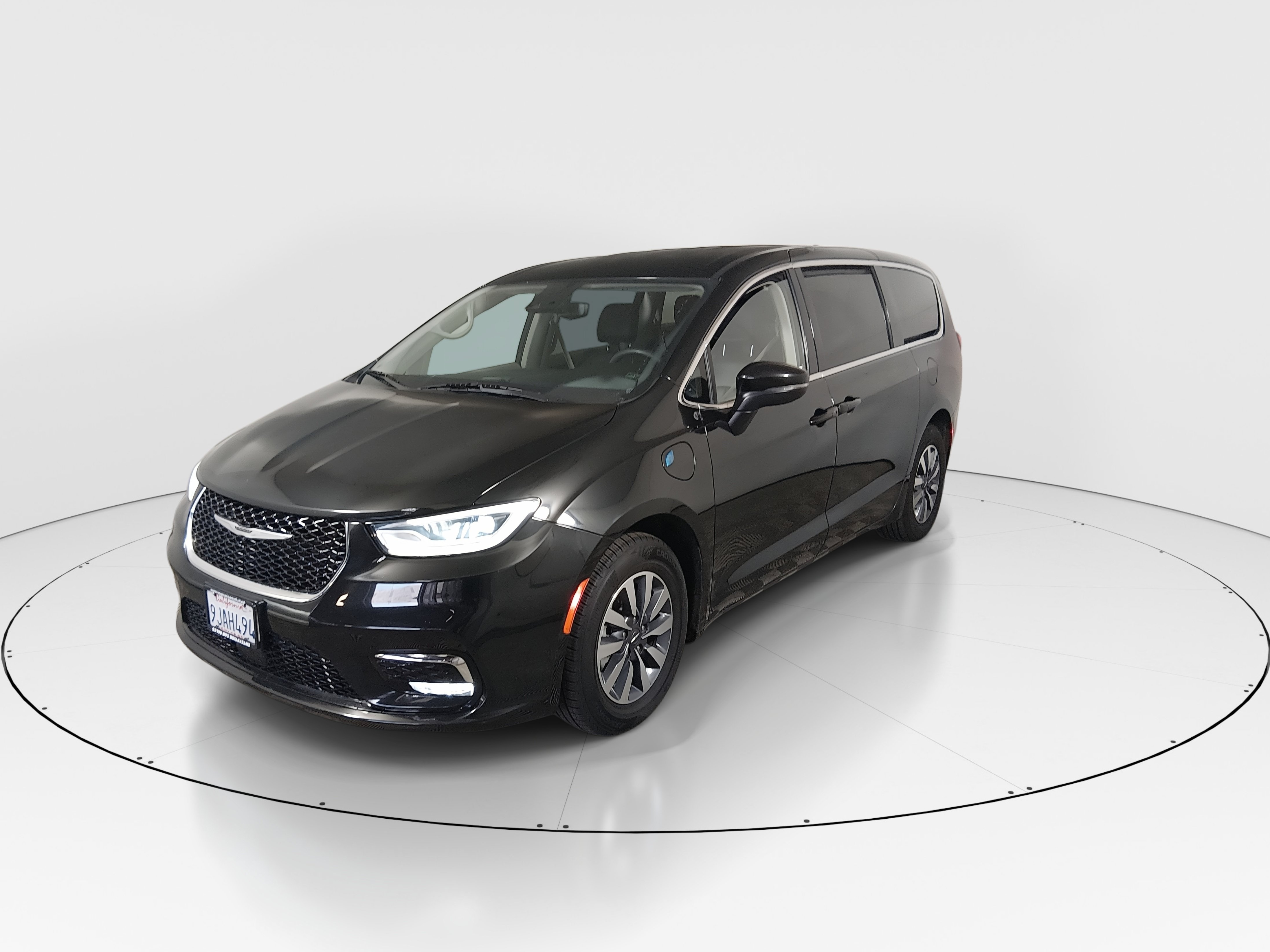 2023 Chrysler Pacifica Hybrid Touring L - Photo 3