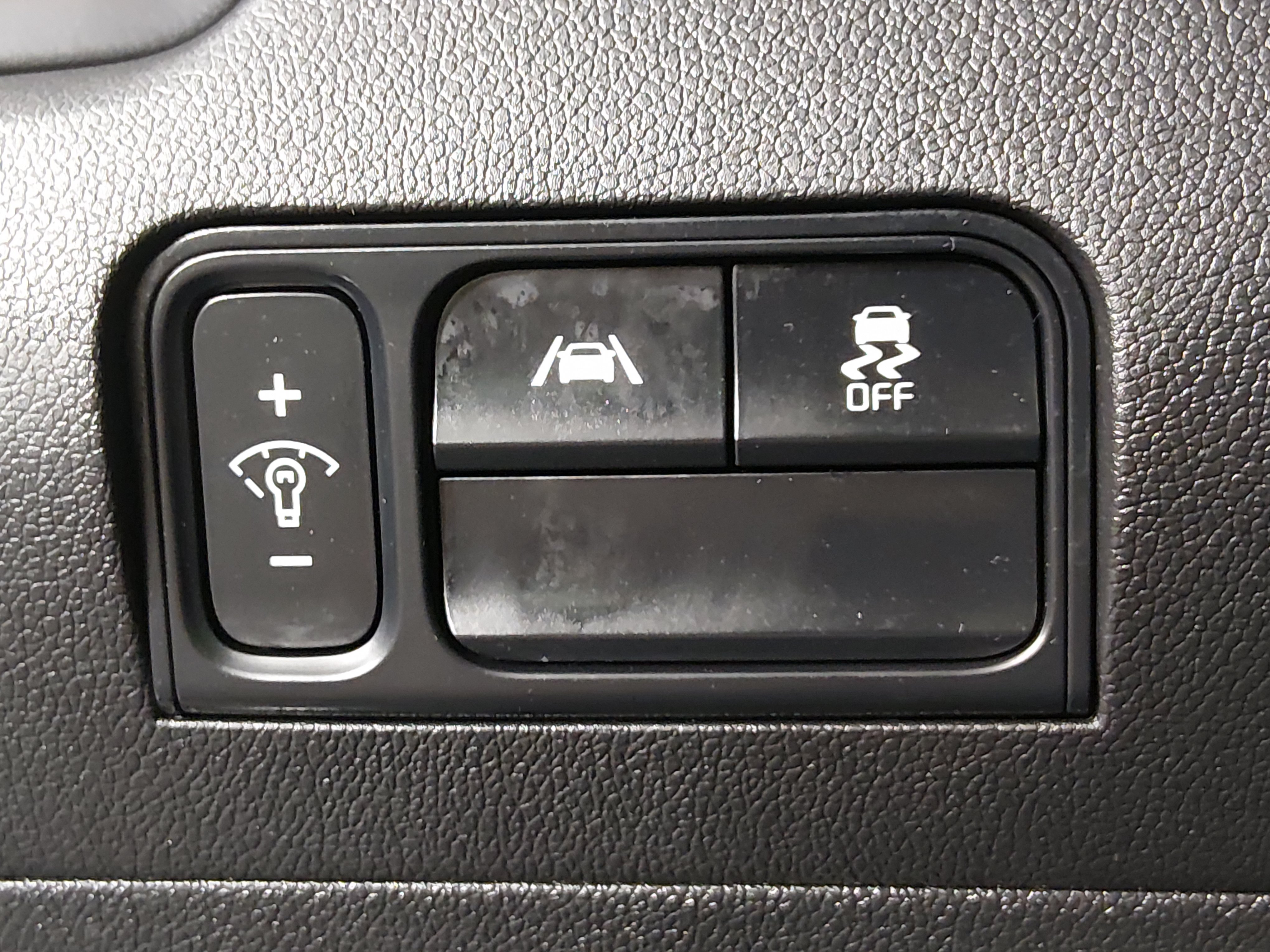 2023 Kia Sorento LX - Photo 13