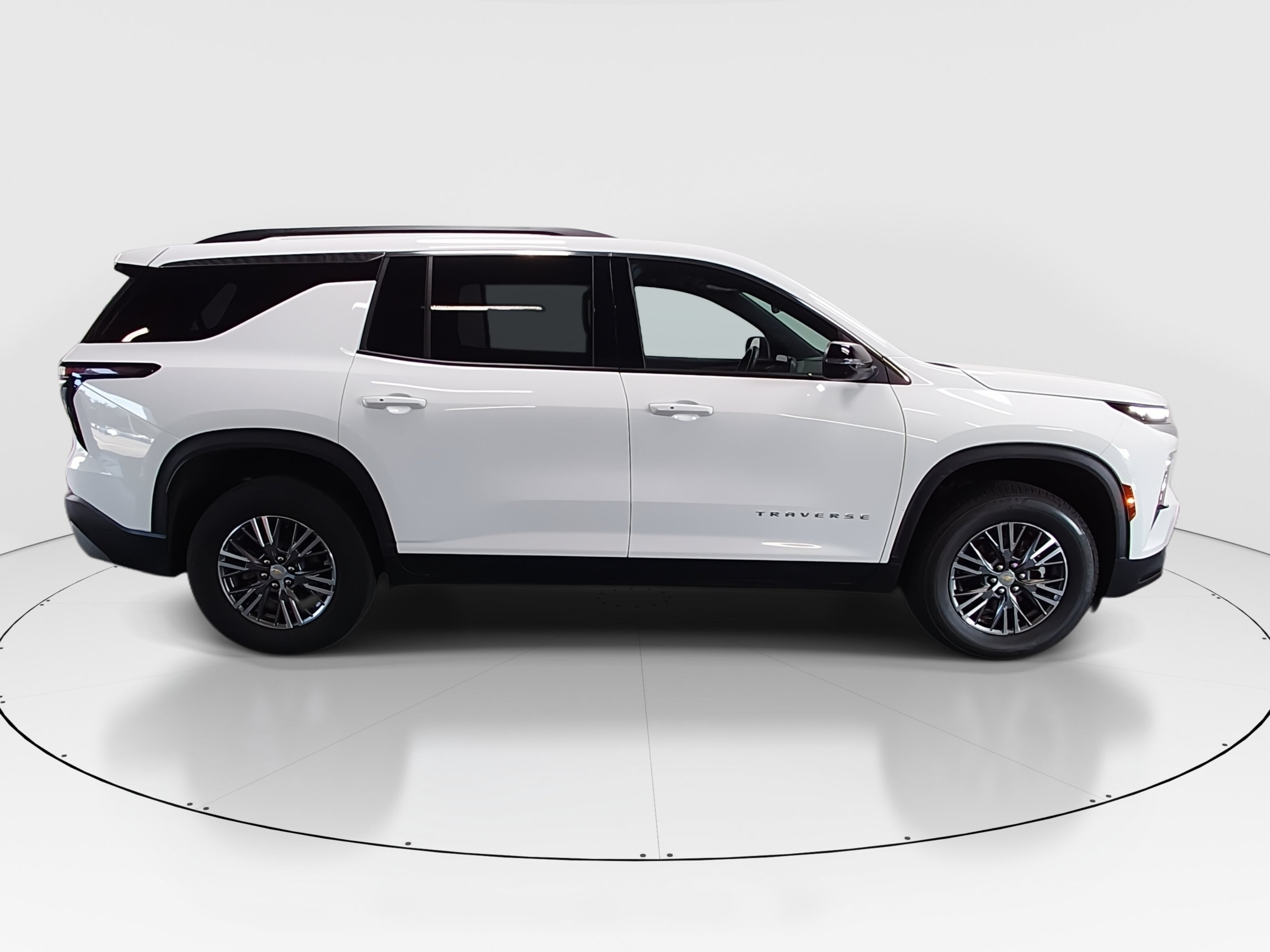 2025 Chevrolet Traverse LT - Photo 8