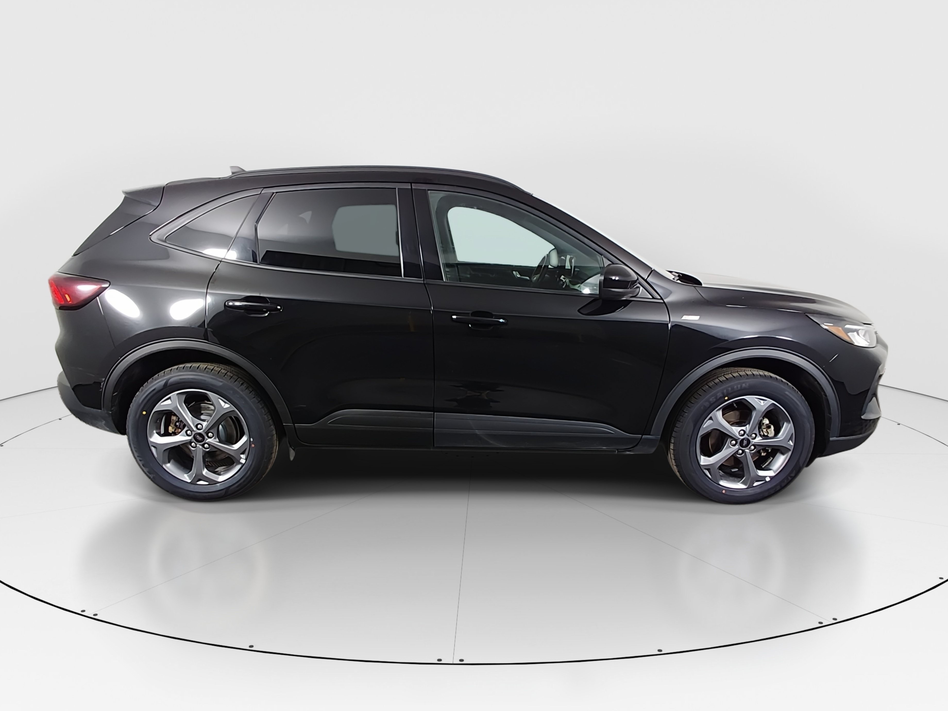 2025 Ford Escape ST-Line Select - Photo 8