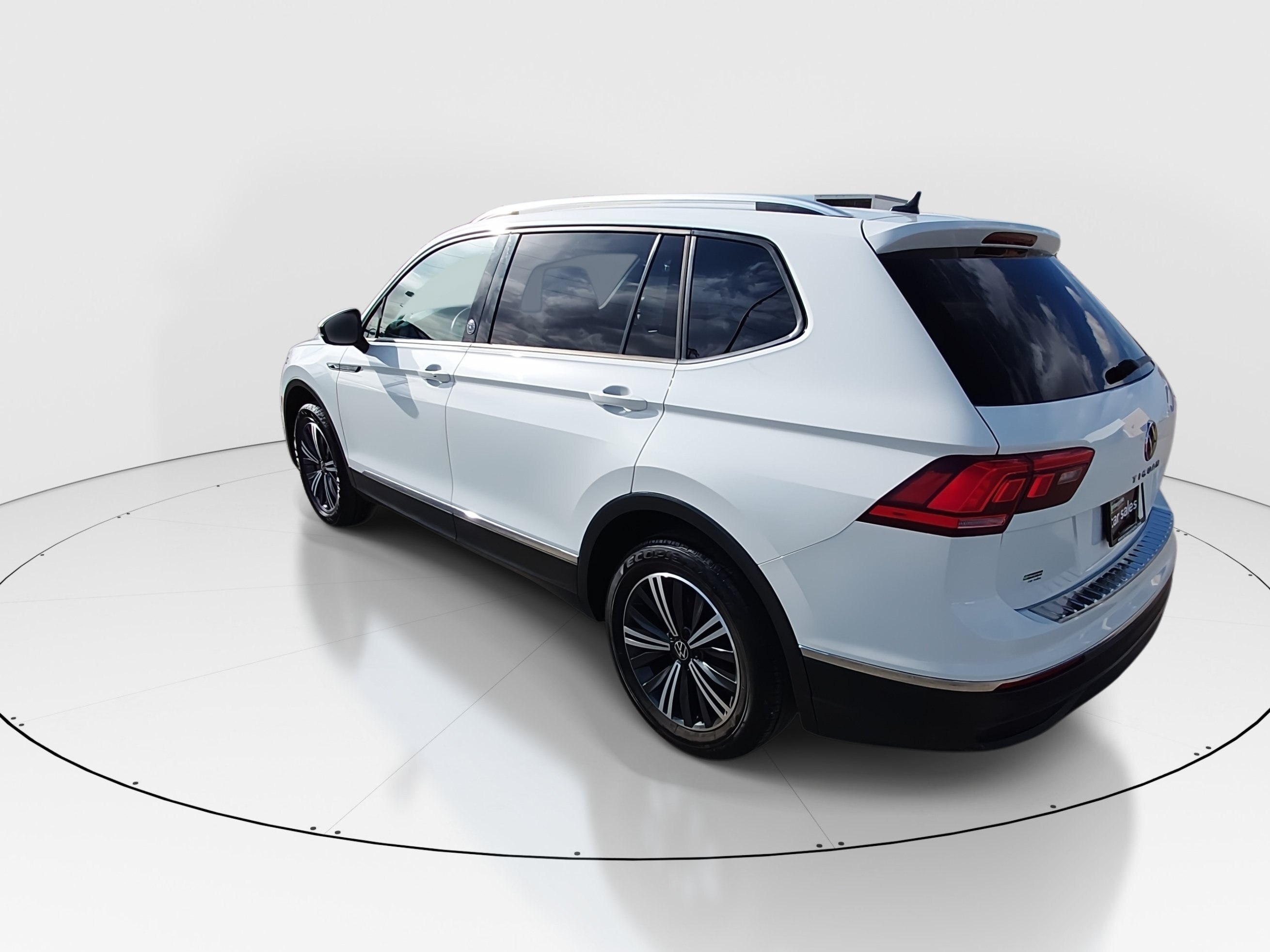 2024 Volkswagen Tiguan Wolfsburg Edition - Photo 5