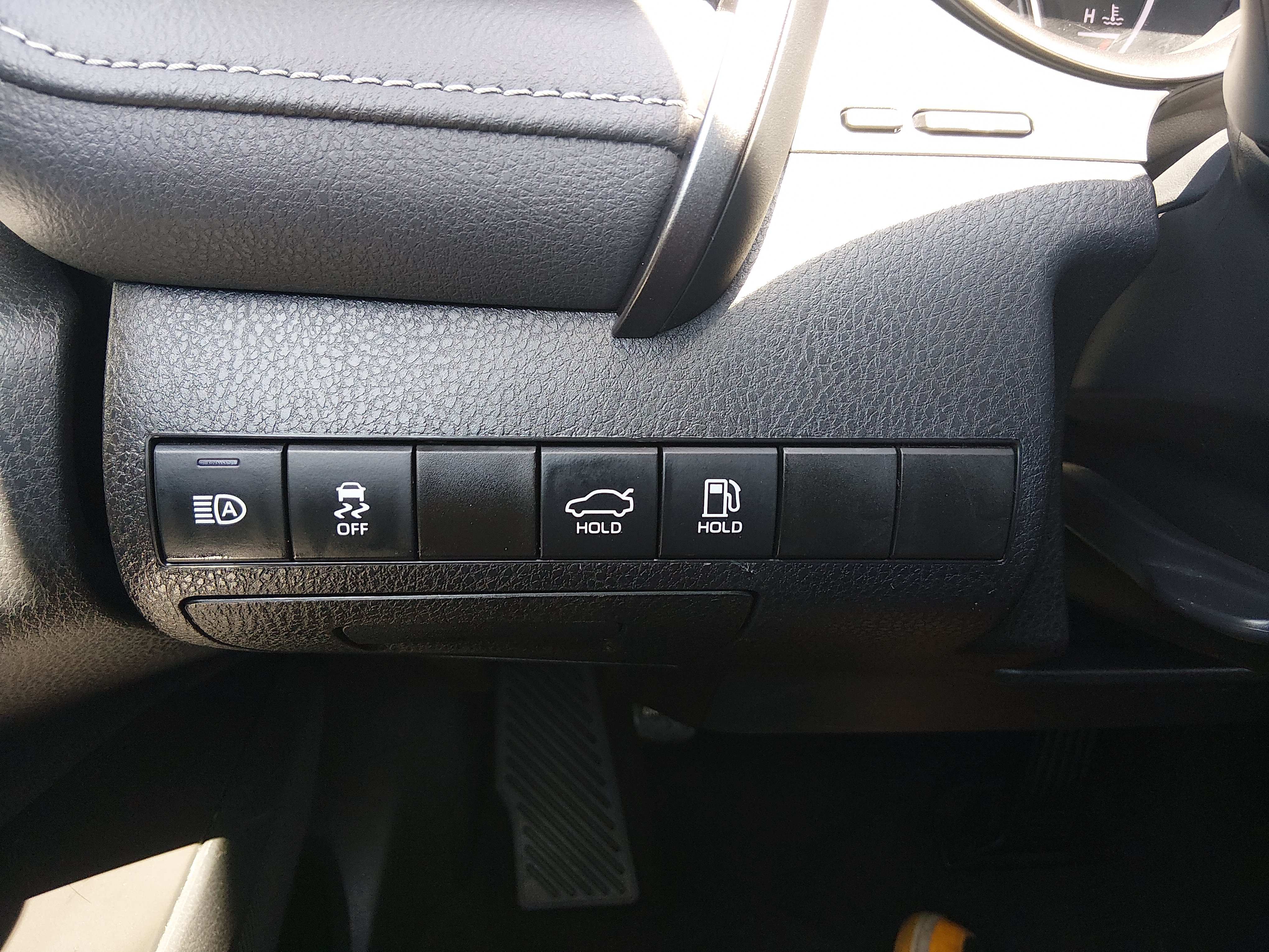 2024 Toyota Camry SE - Photo 13