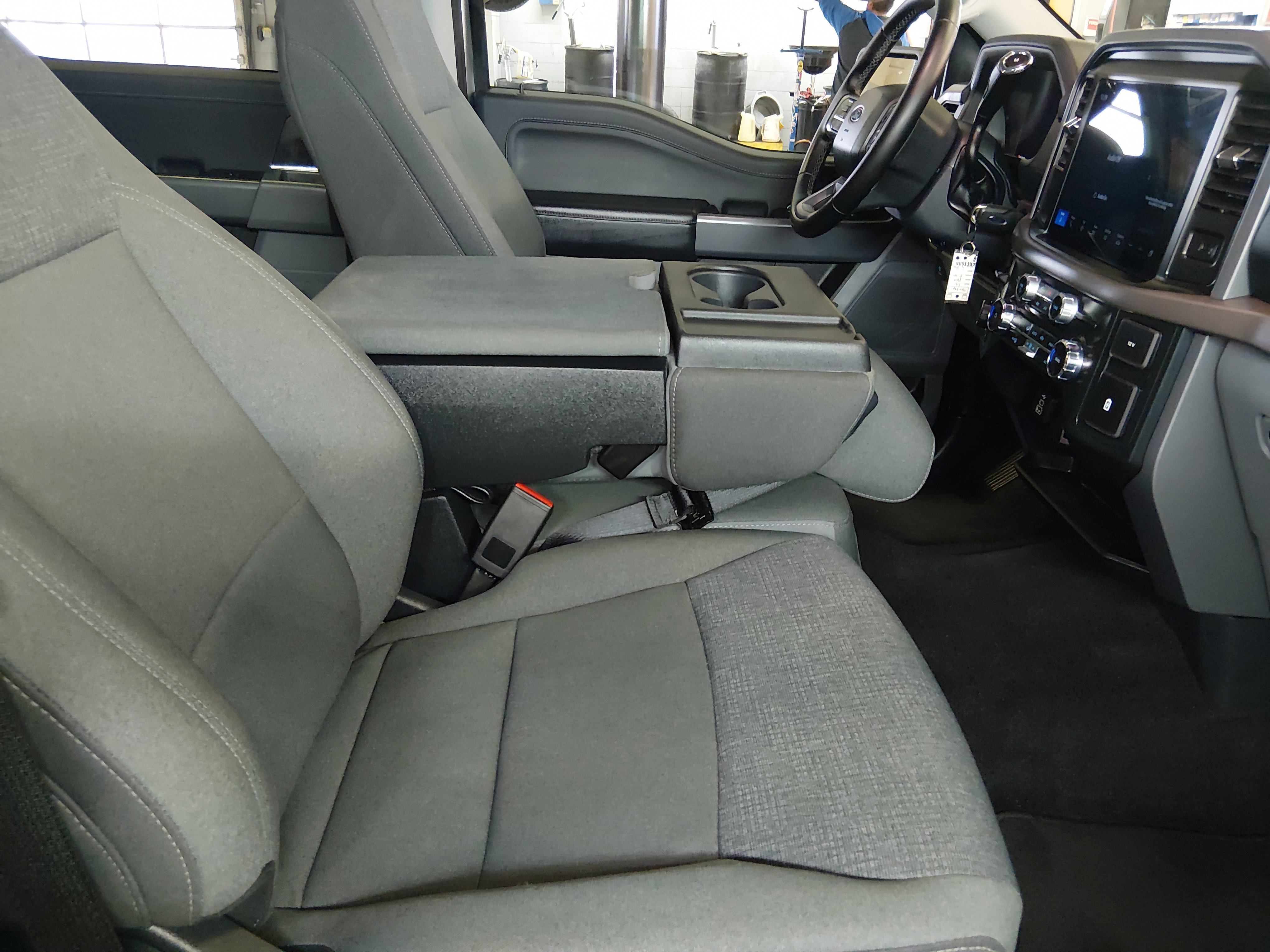 2025 Ford F-150 XLT - Photo 20