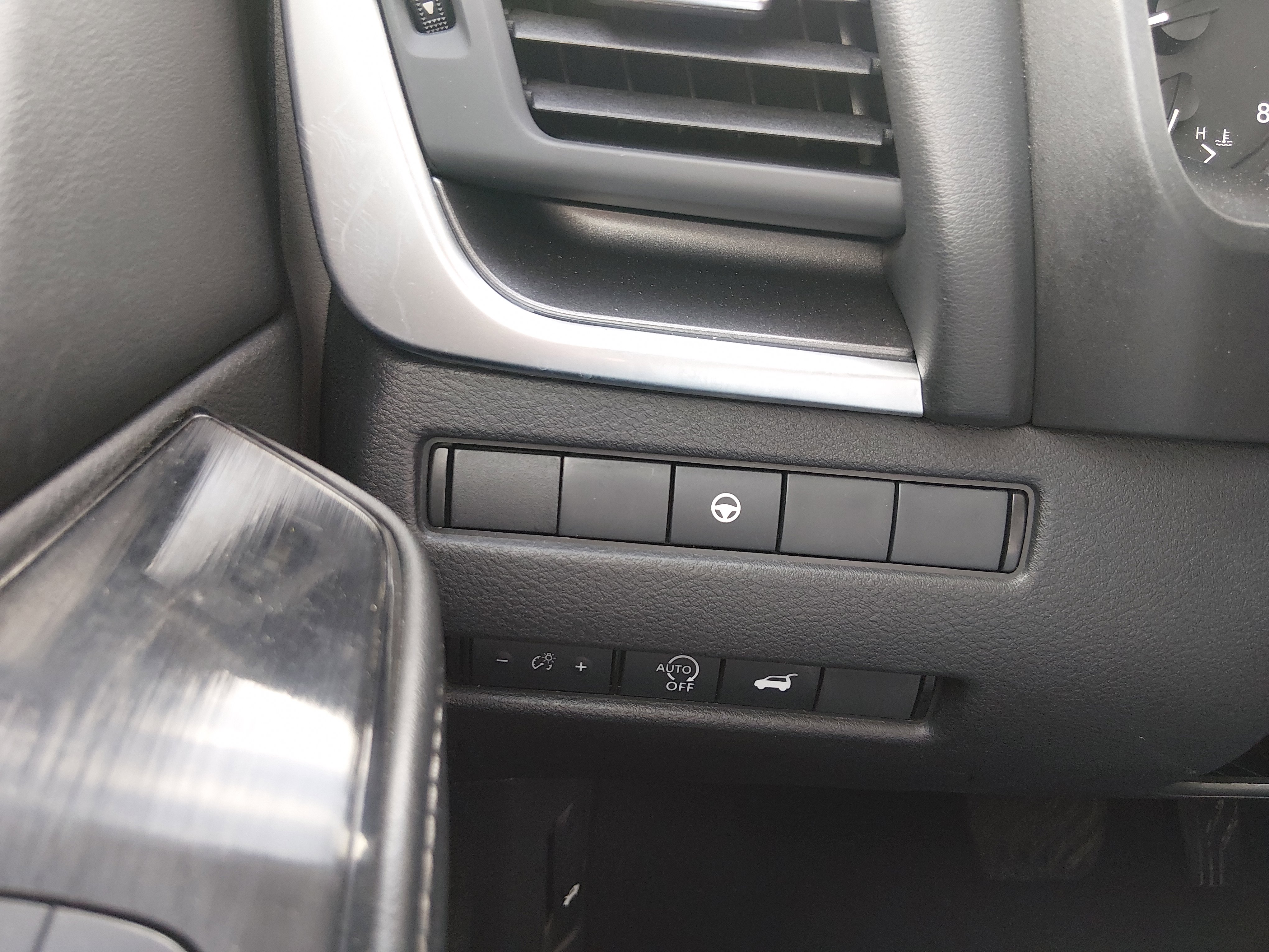 2024 Nissan Rogue SV - Photo 13