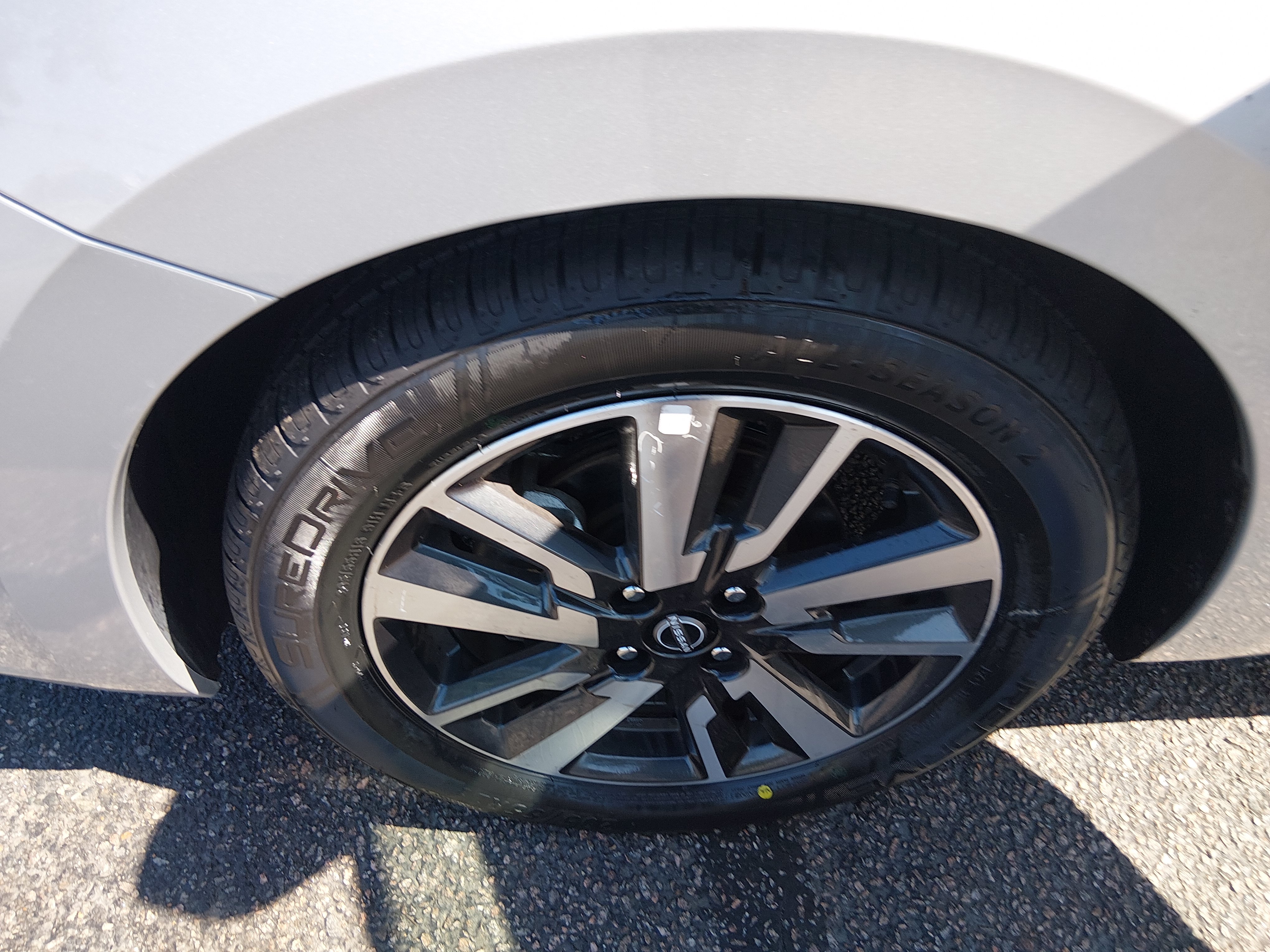2025 Nissan Versa Sedan SV - Photo 10