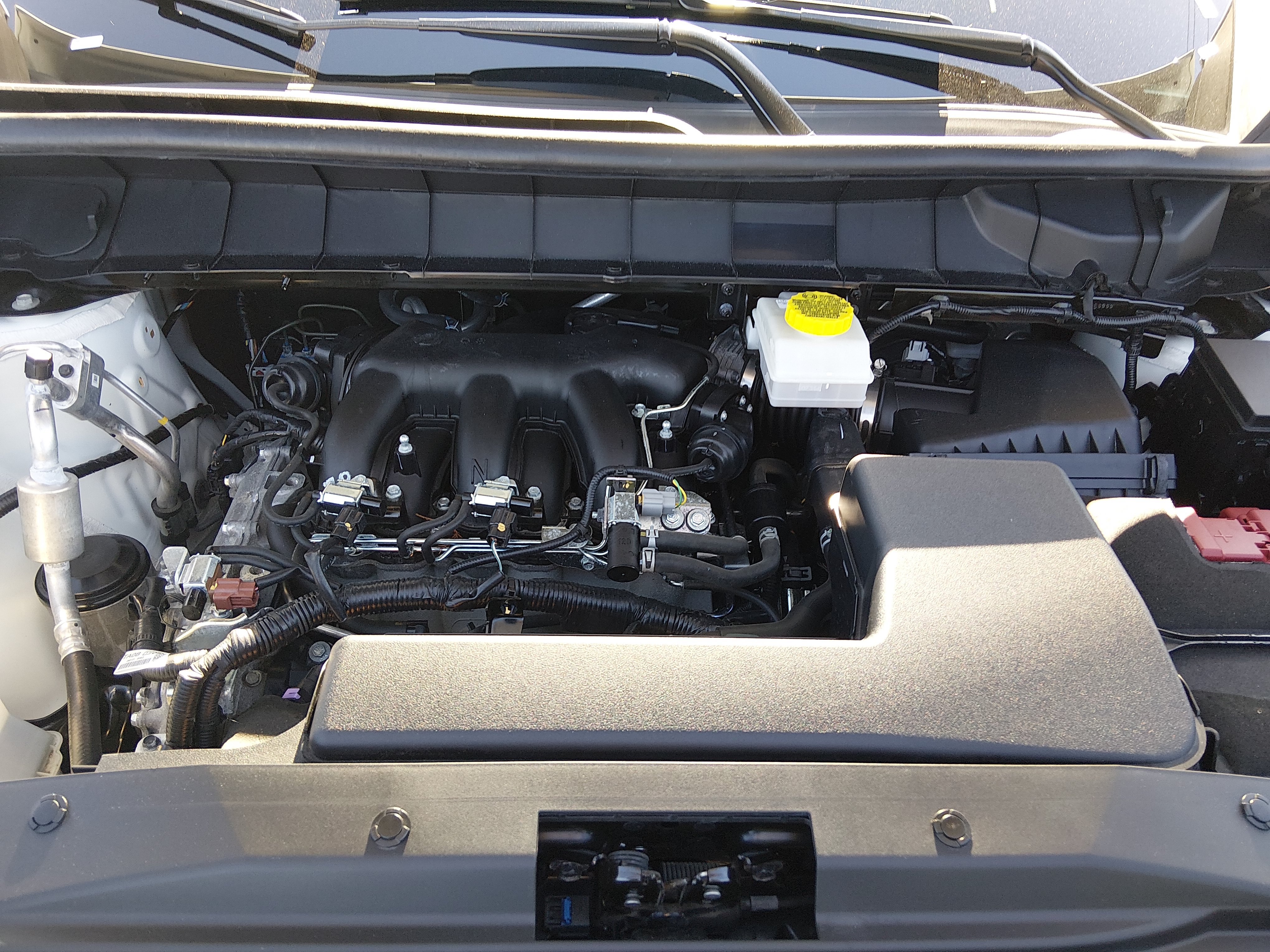 2025 Nissan Pathfinder SV - Photo 9
