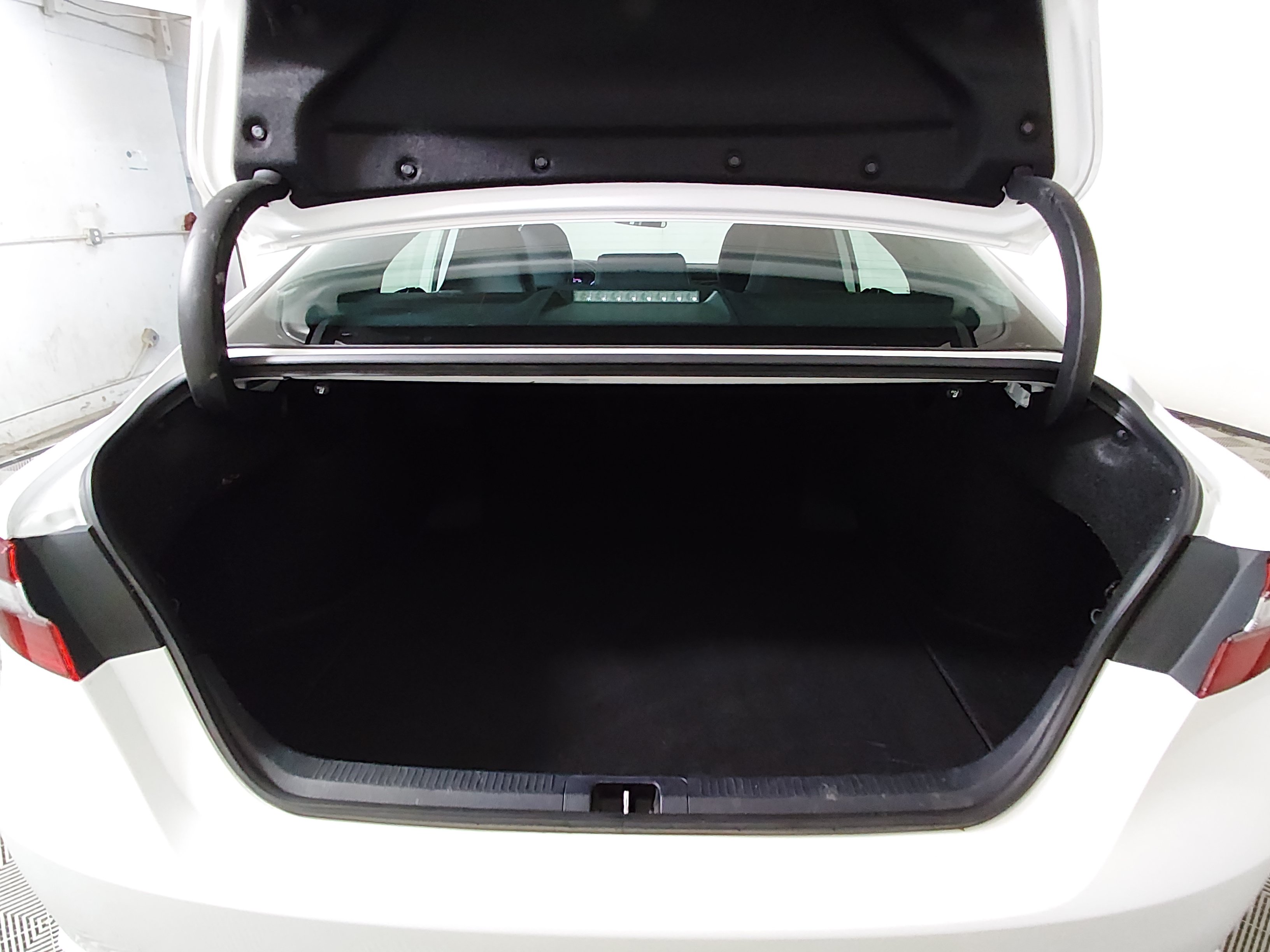 2024 Toyota Camry SE - Photo 11