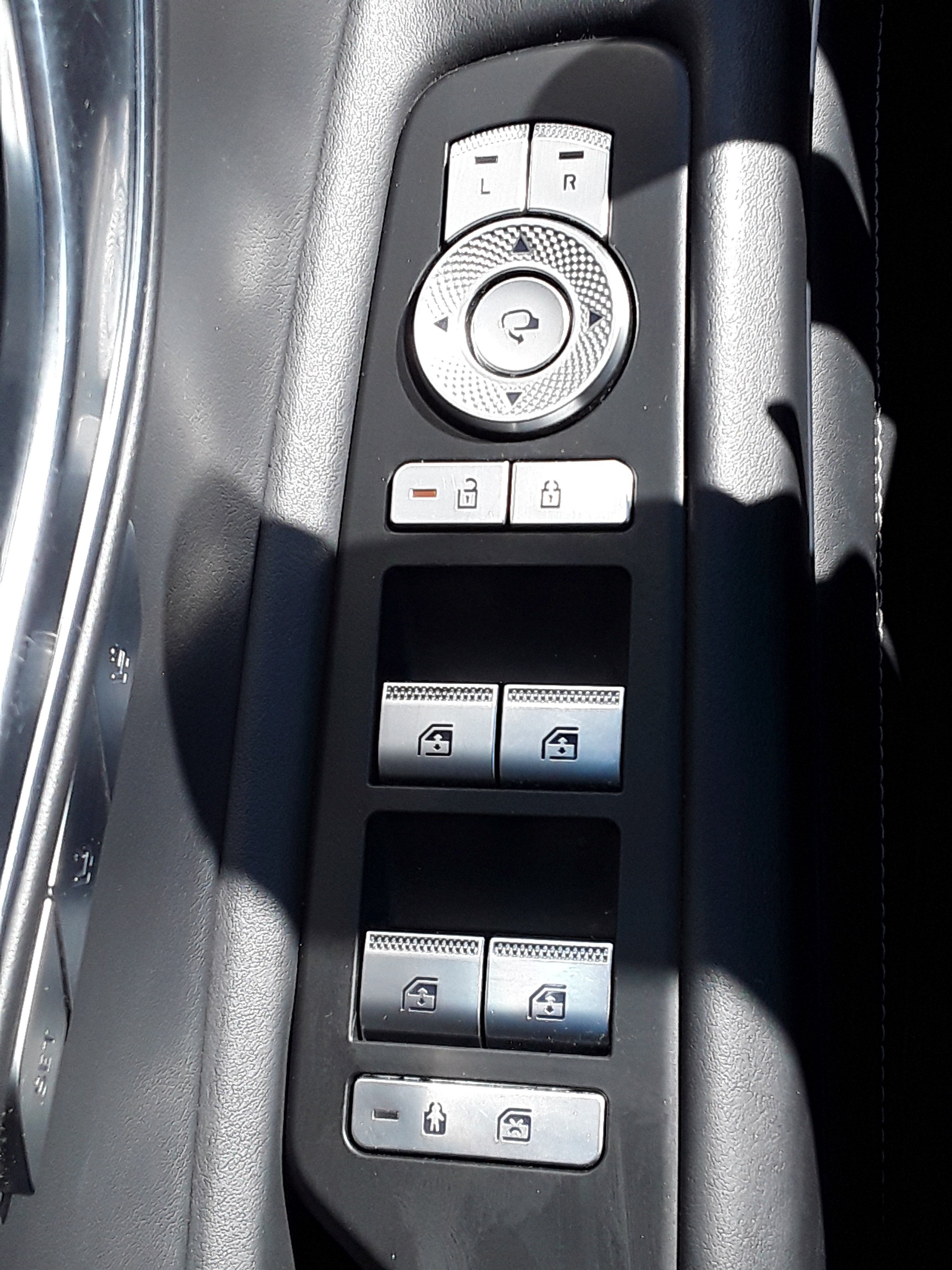 2025 GENESIS GV80 Standard - Photo 18