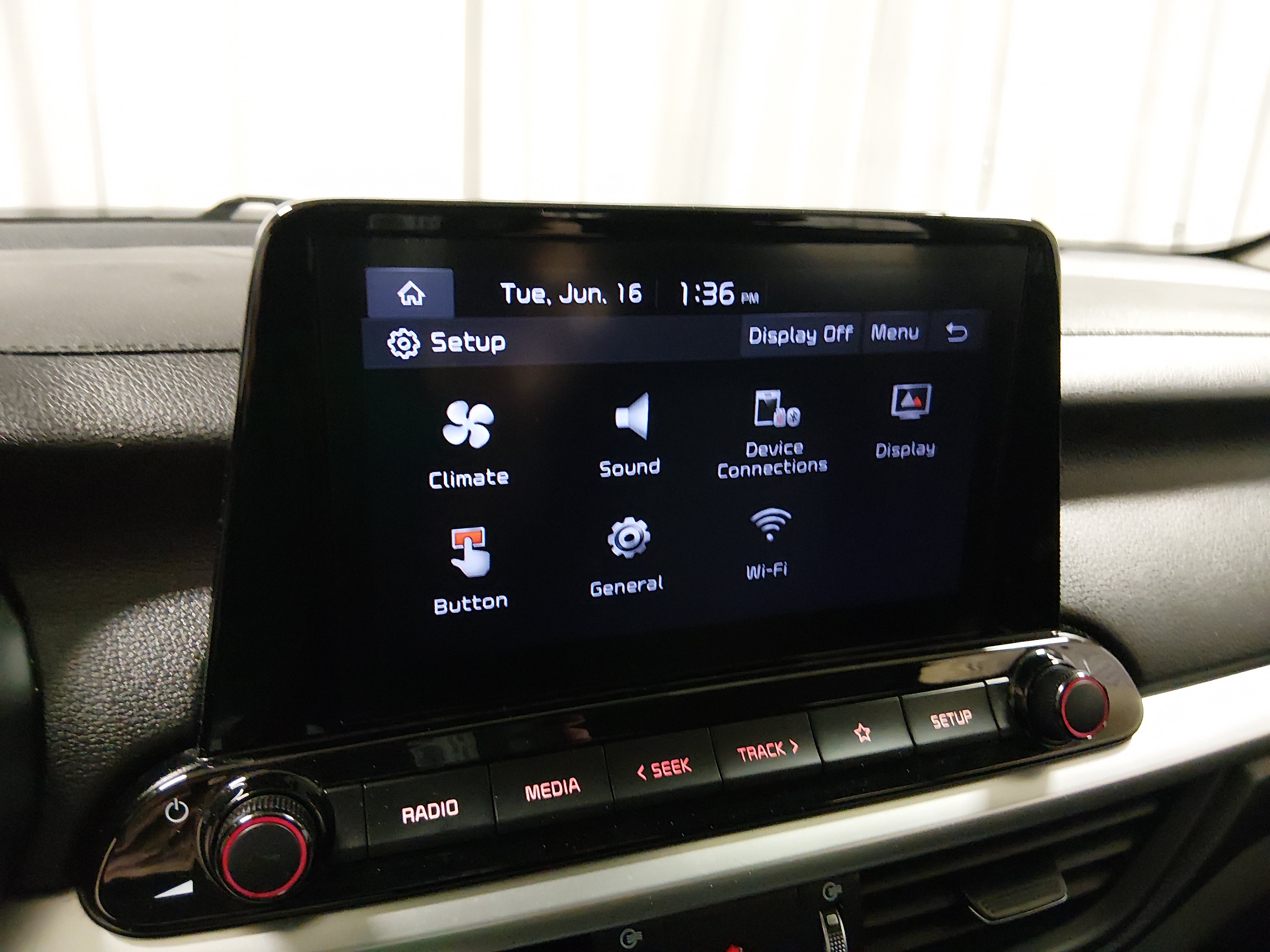 2024 Kia Forte LXS - Photo 17
