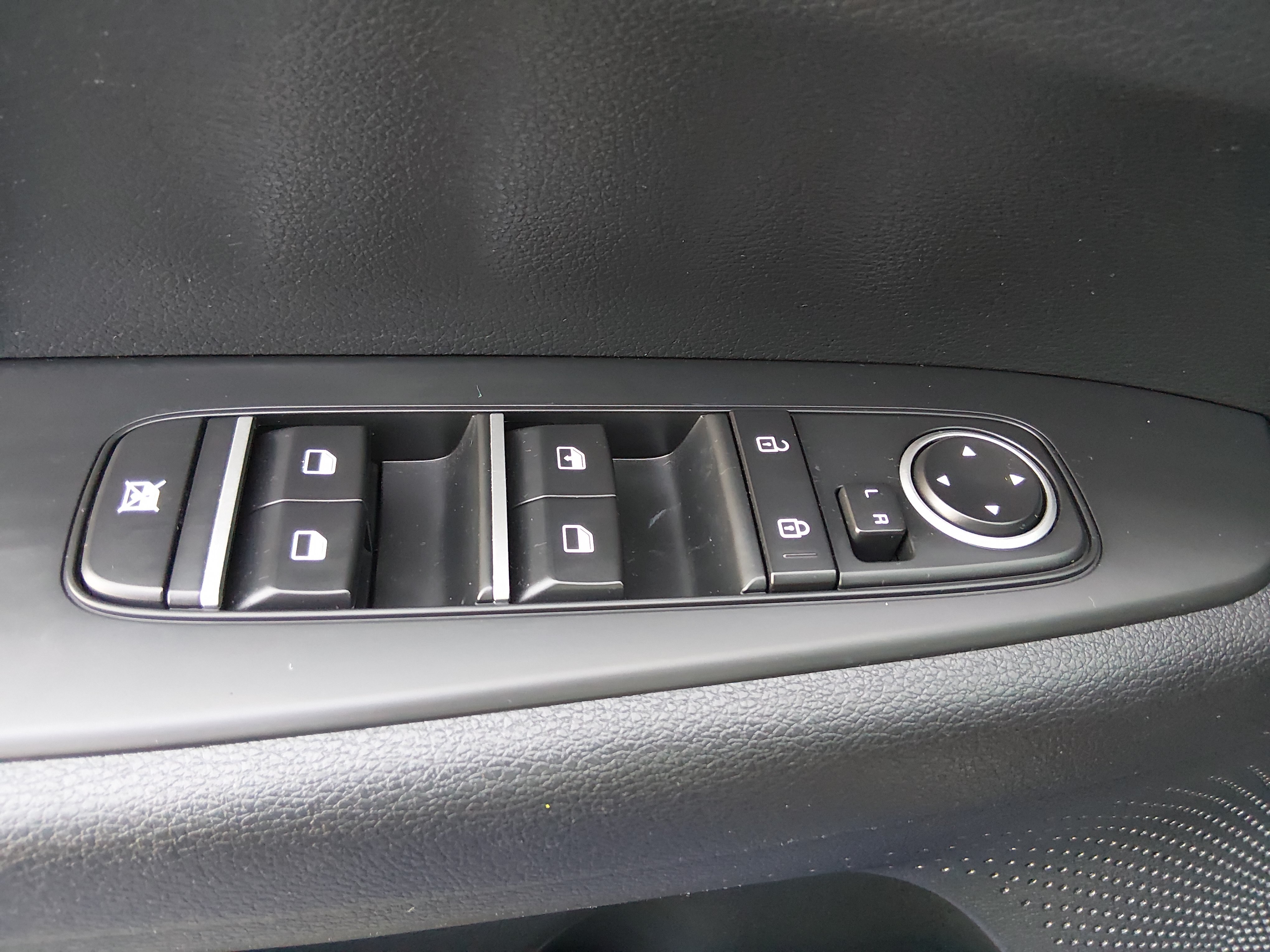 2024 Kia Forte LXS - Photo 20