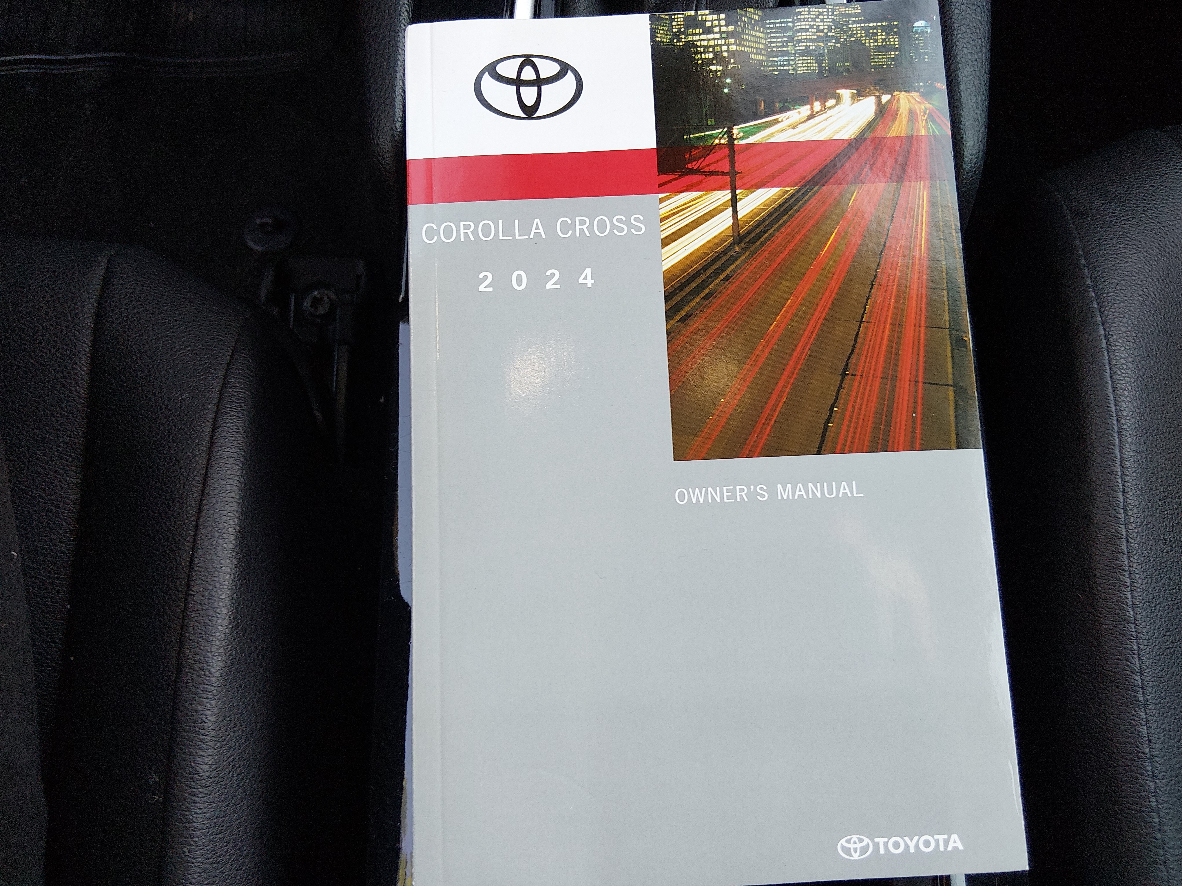 2024 Toyota Corolla Cross XLE - Photo 18
