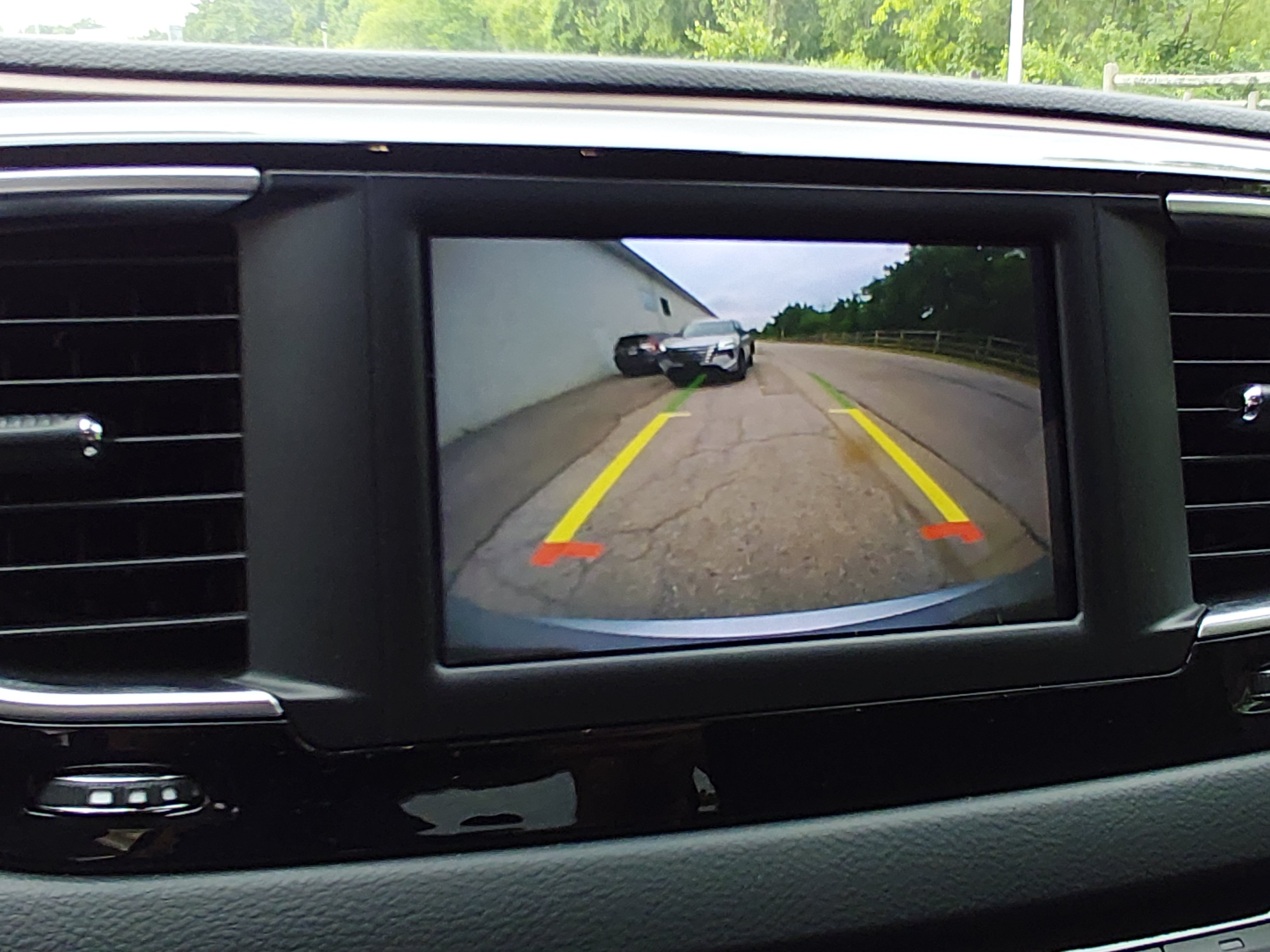 2023 Chrysler Voyager LX - Photo 16