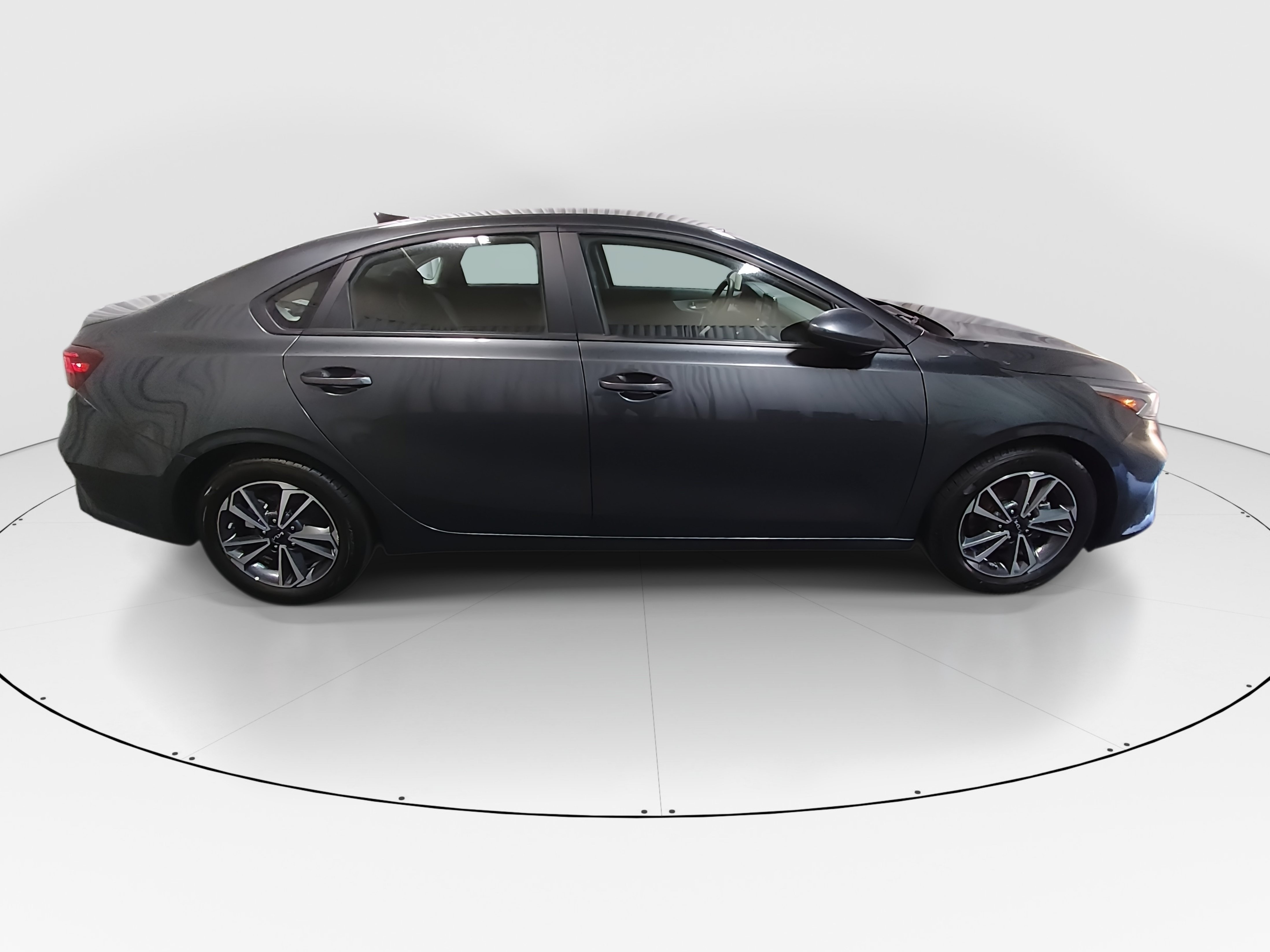2024 Kia Forte LXS - Photo 8