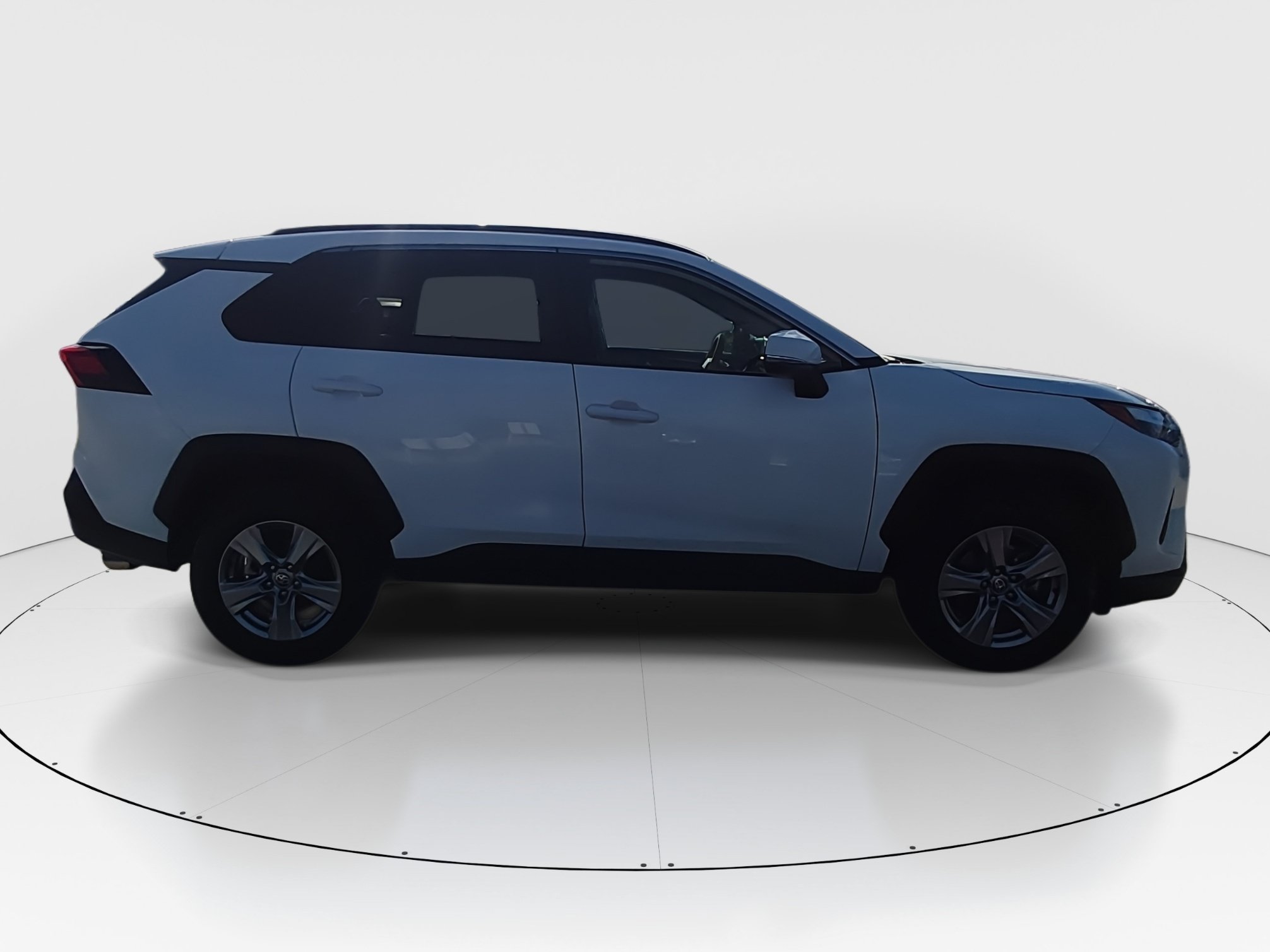 2024 Toyota RAV4 XLE - Photo 8