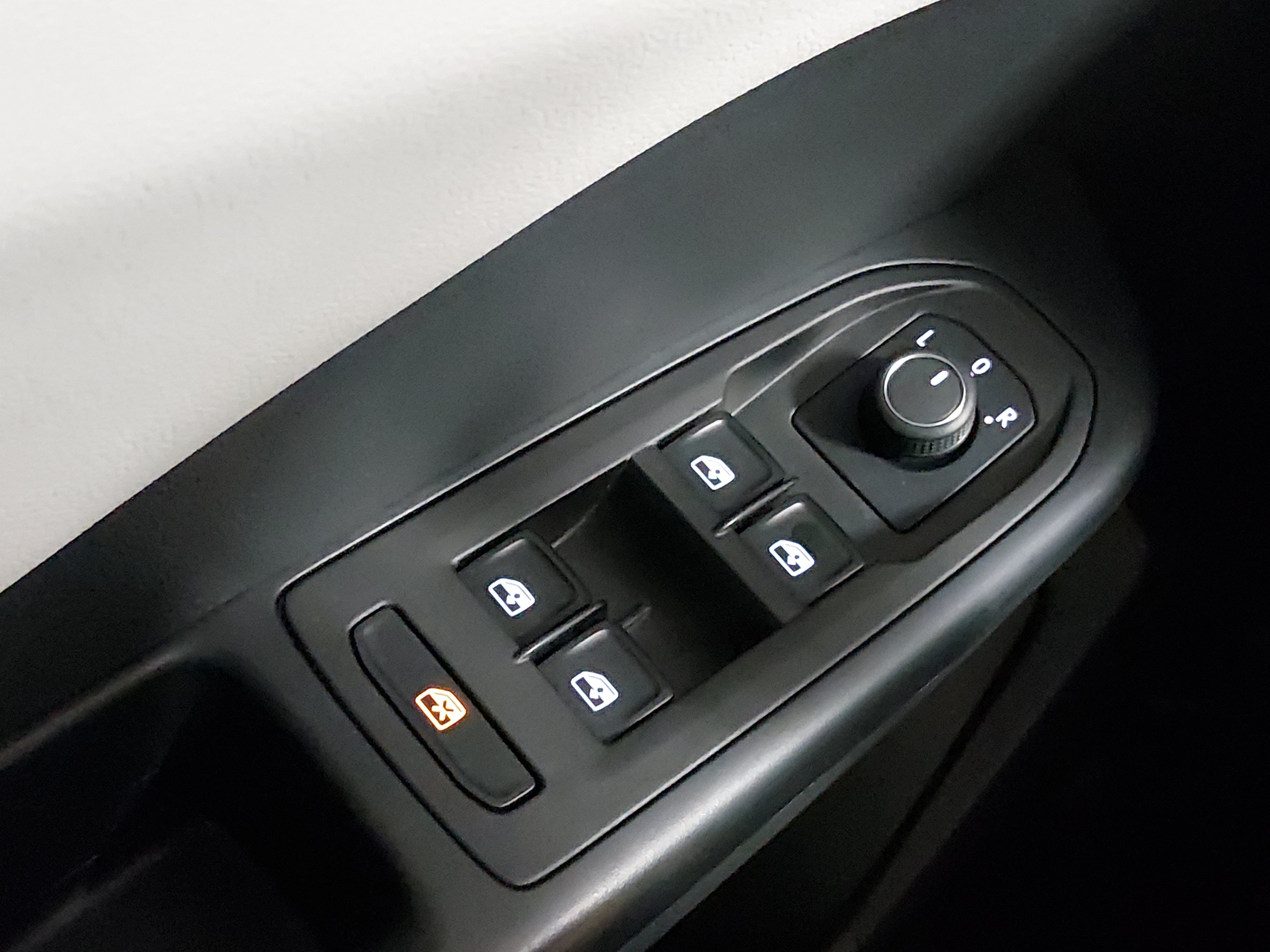 2025 Volkswagen Taos S - Photo 20