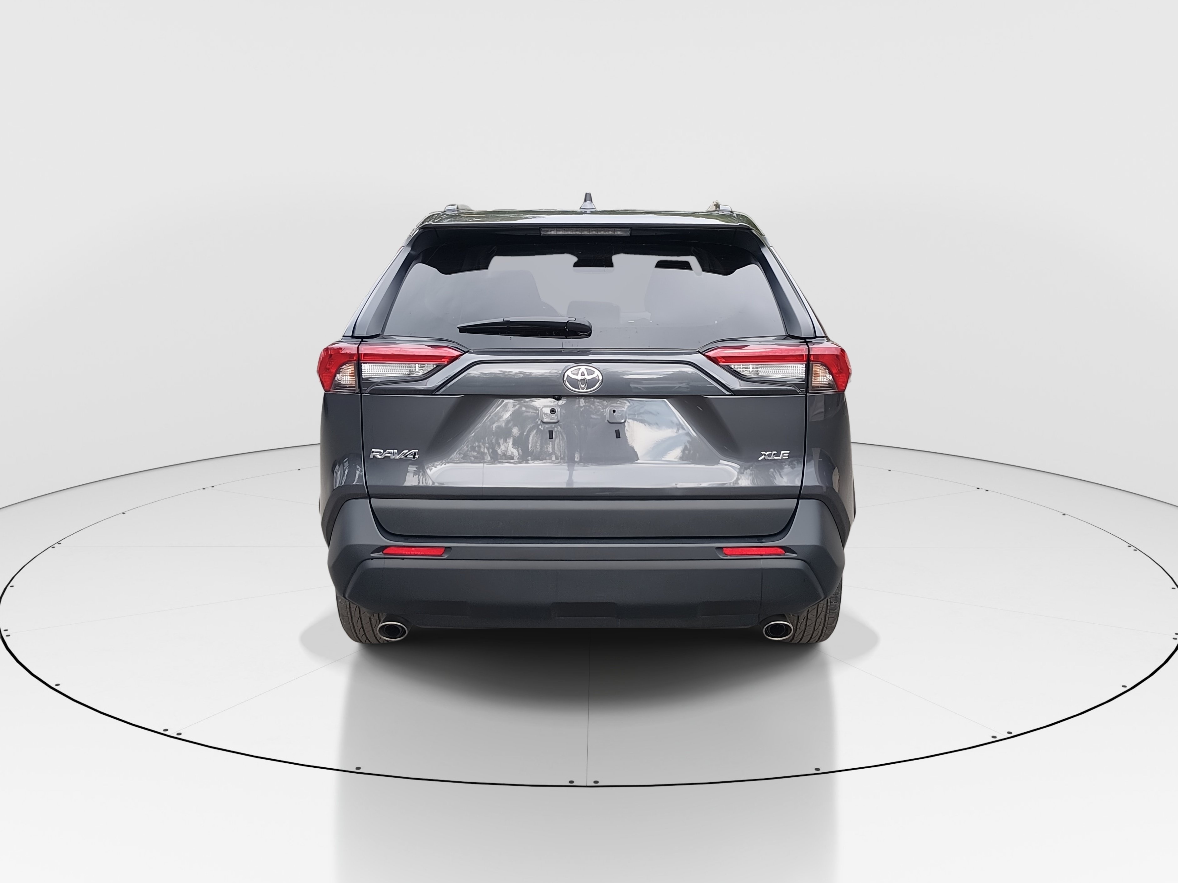 2025 Toyota RAV4 XLE - Photo 6