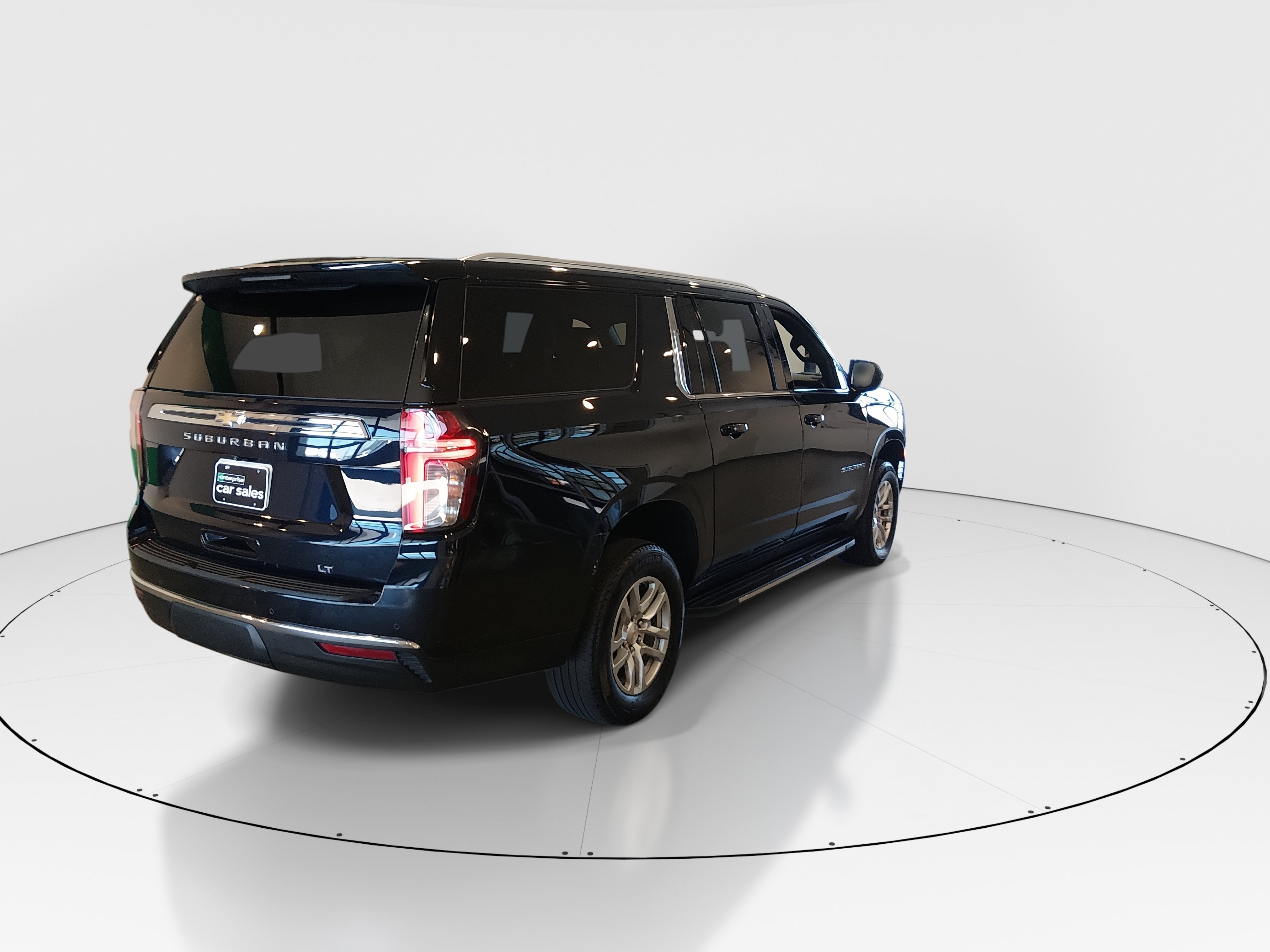 2024 Chevrolet Suburban LT - Photo 7