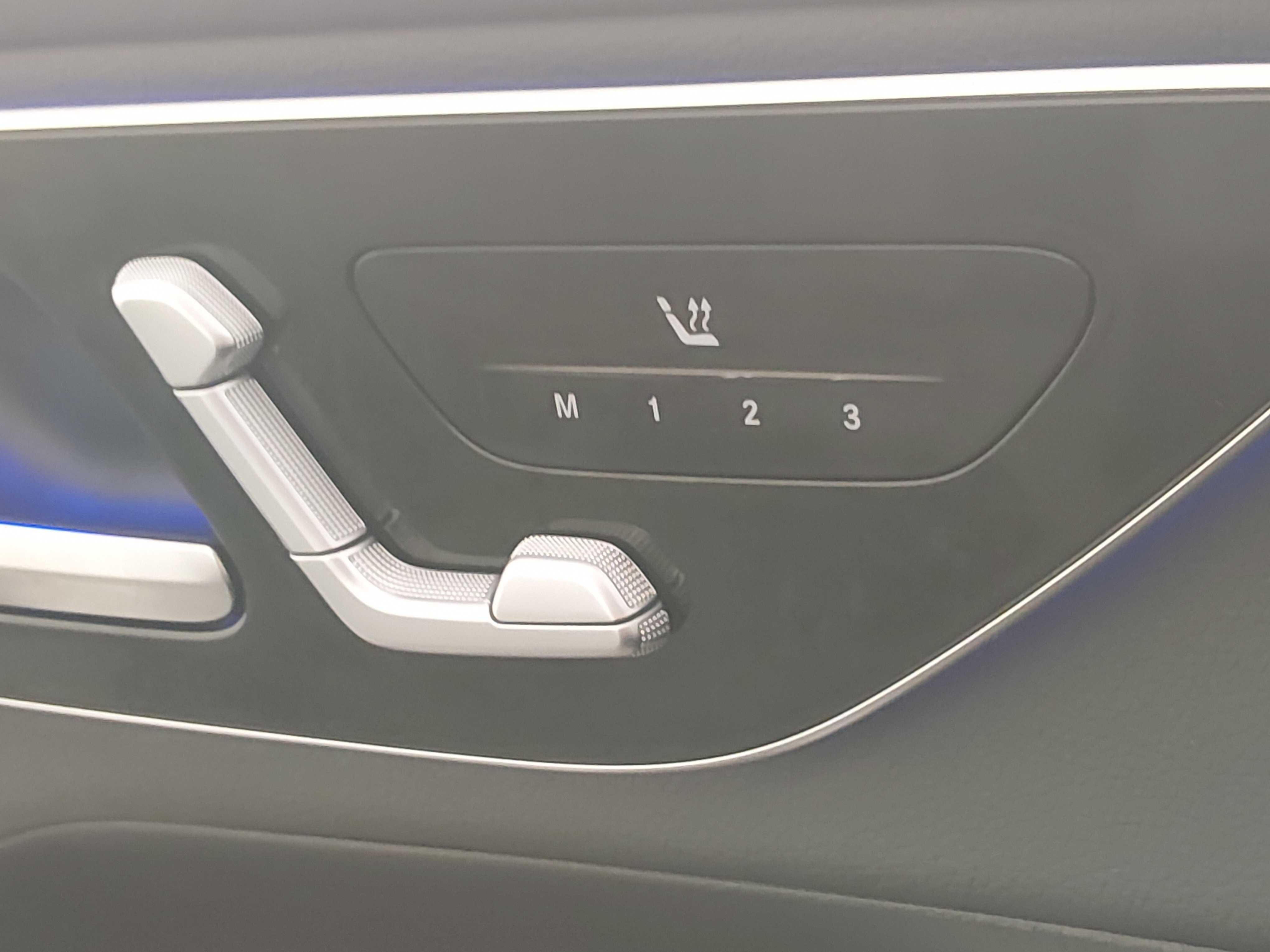 2024 Mercedes-Benz GLC GLC300 - Photo 17