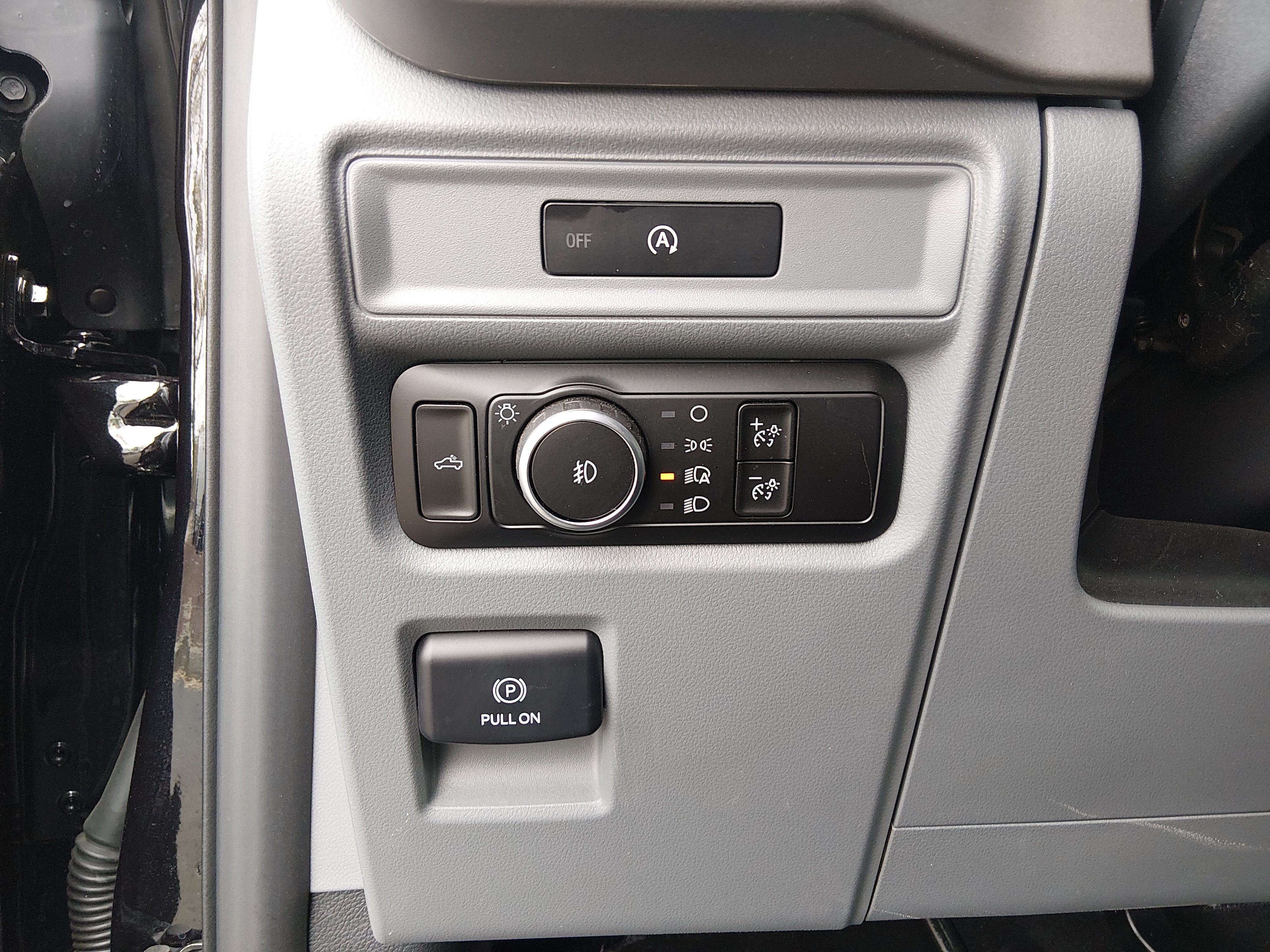 2025 Ford F-150 XLT - Photo 13