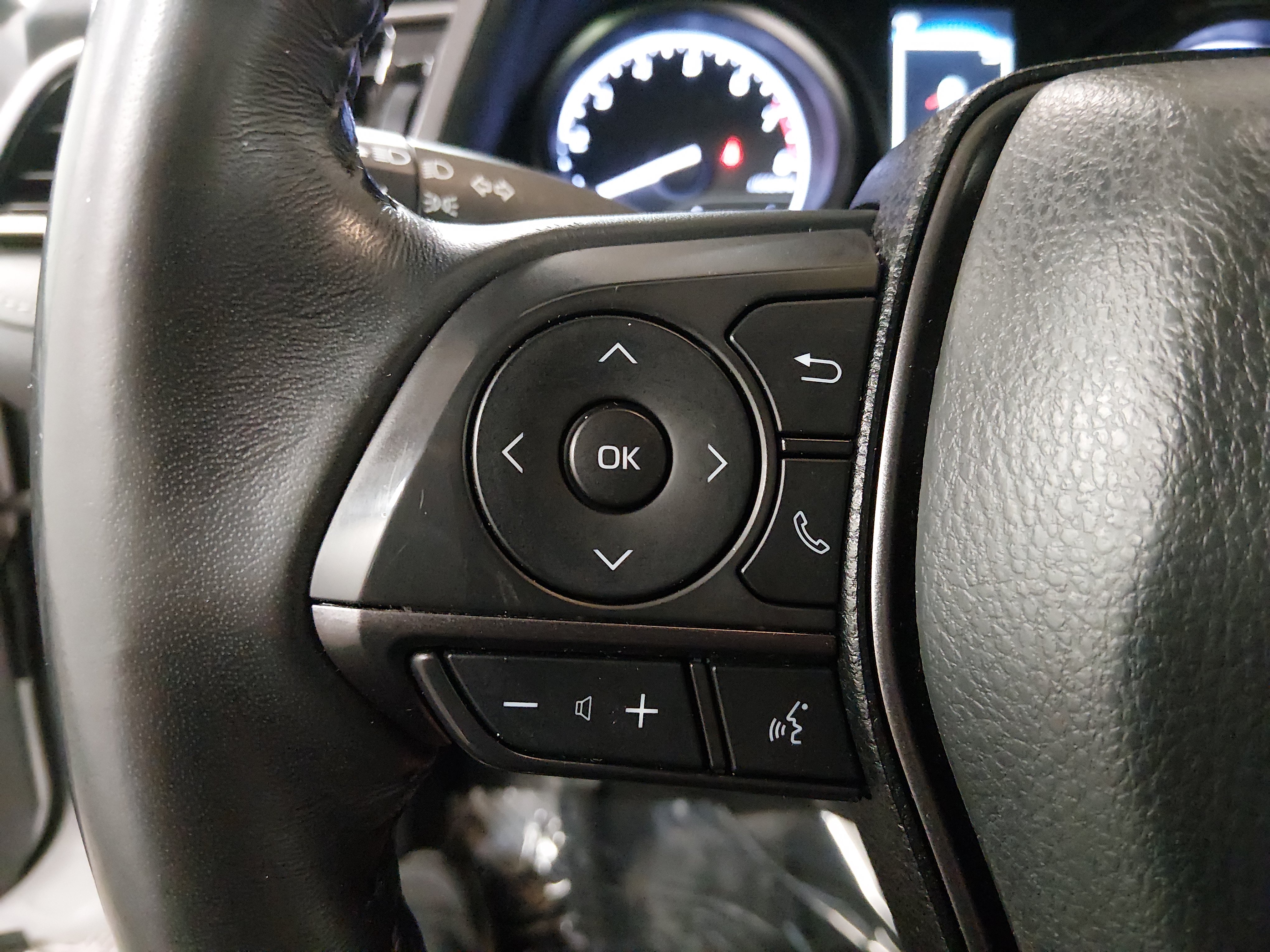 2024 Toyota Camry SE - Photo 12