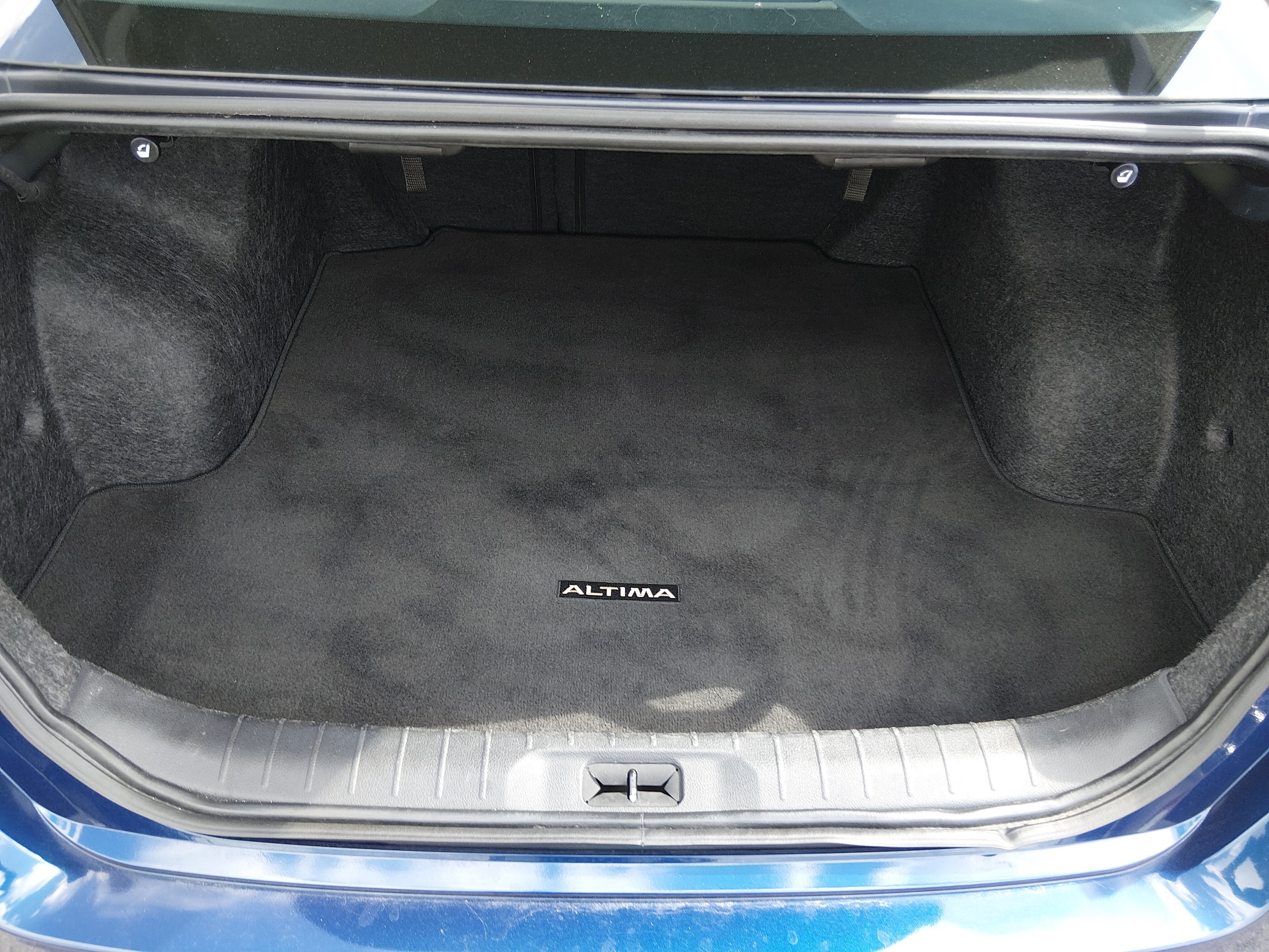 2024 Nissan Altima SR - Photo 11
