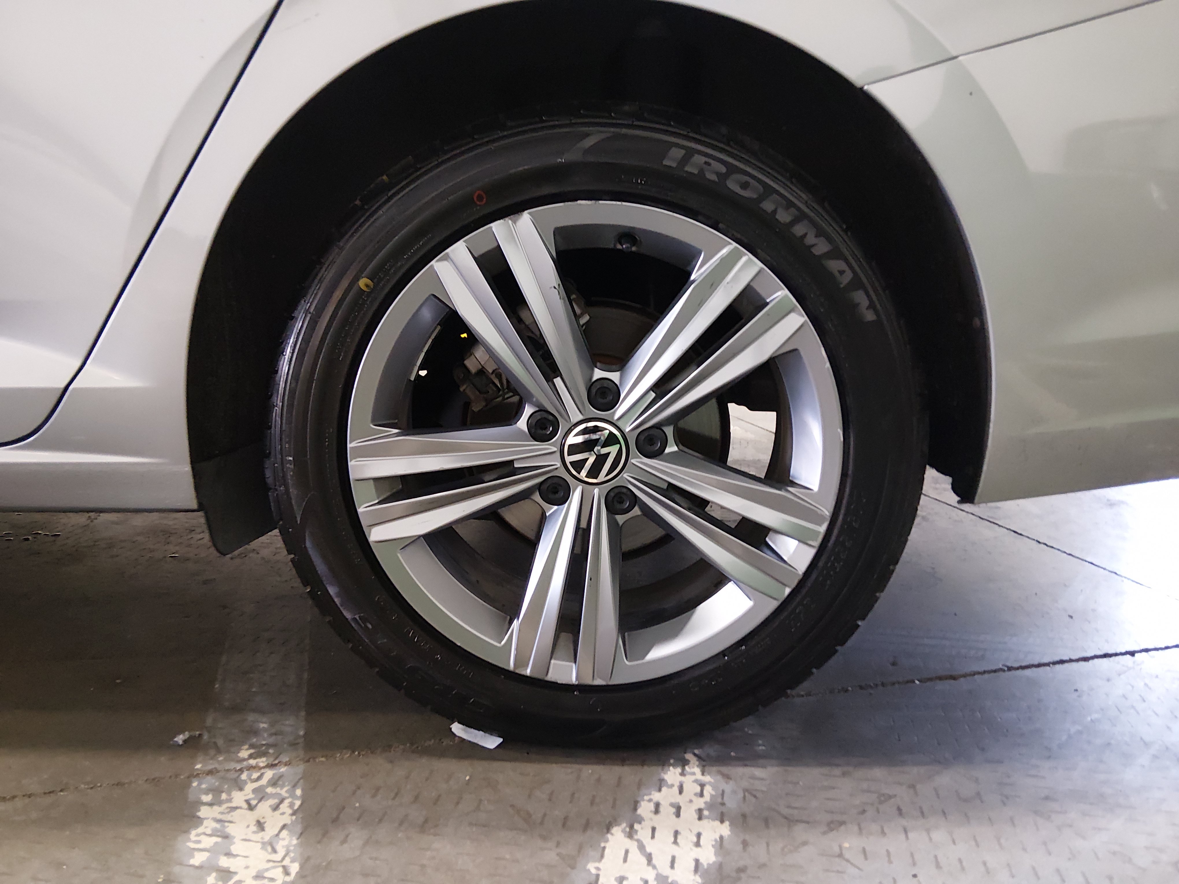 2024 Volkswagen Jetta SE - Photo 10