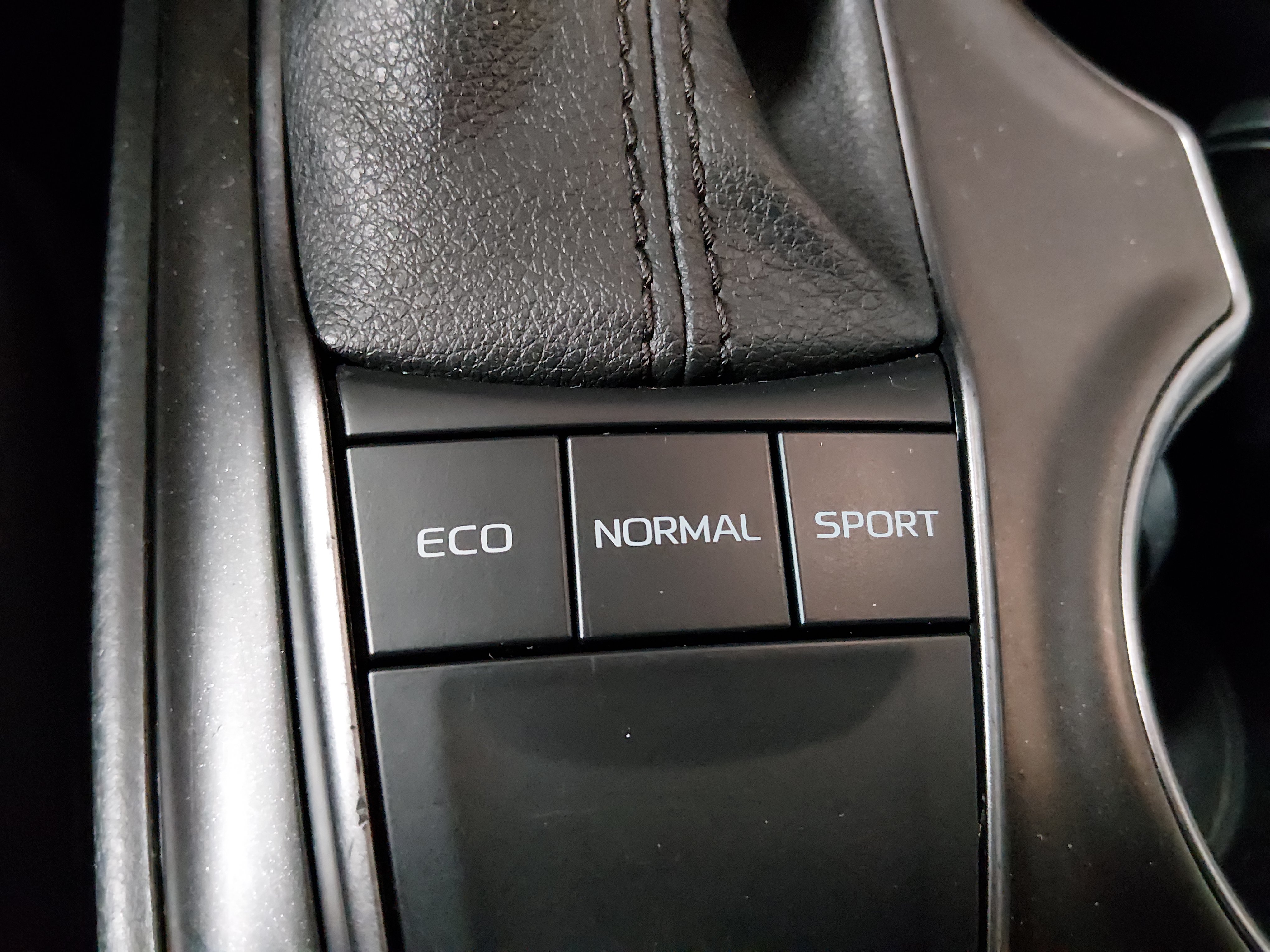 2024 Toyota Camry SE - Photo 17