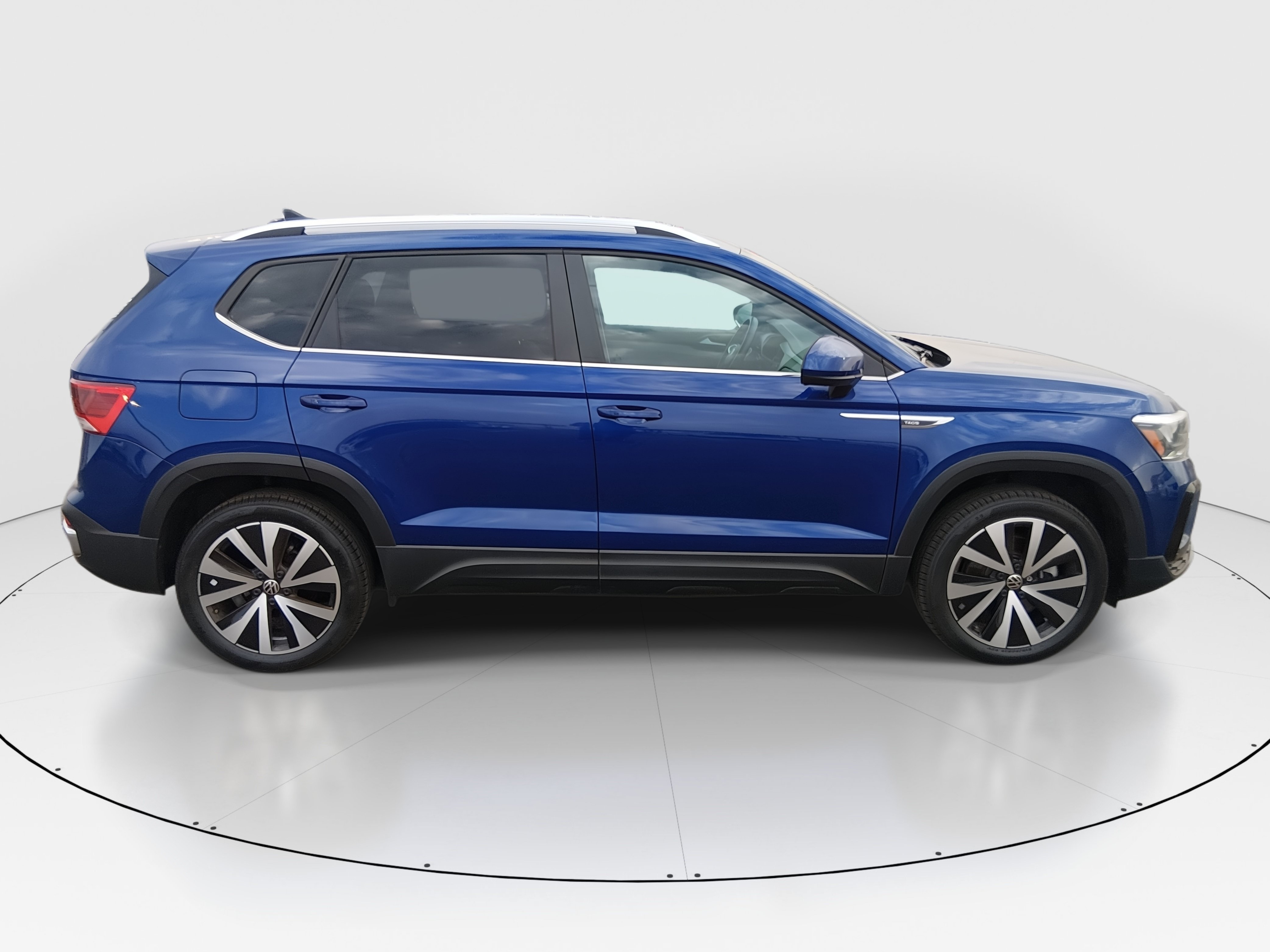 2024 Volkswagen Taos SE - Photo 8