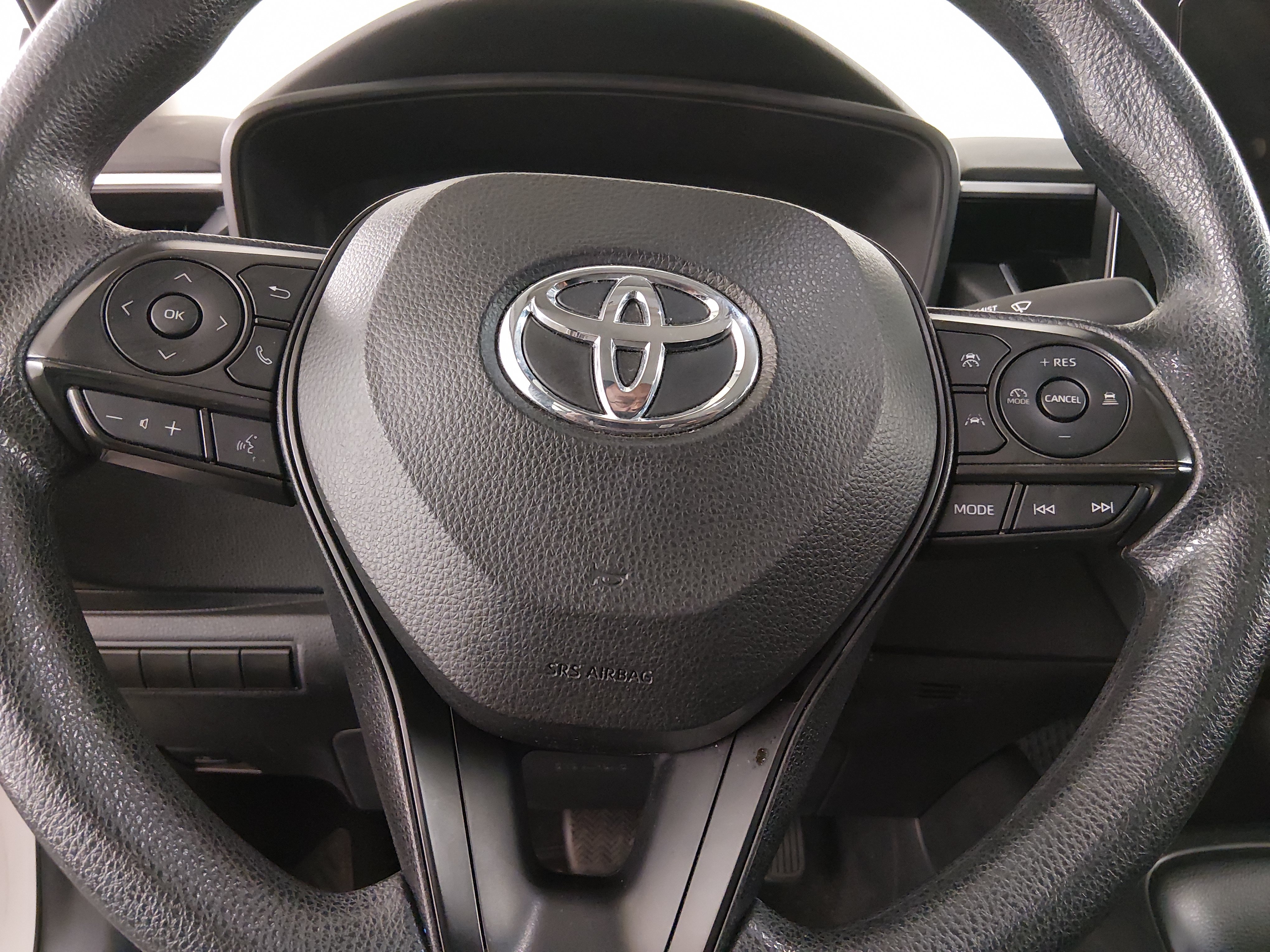 2024 Toyota Corolla LE - Photo 12