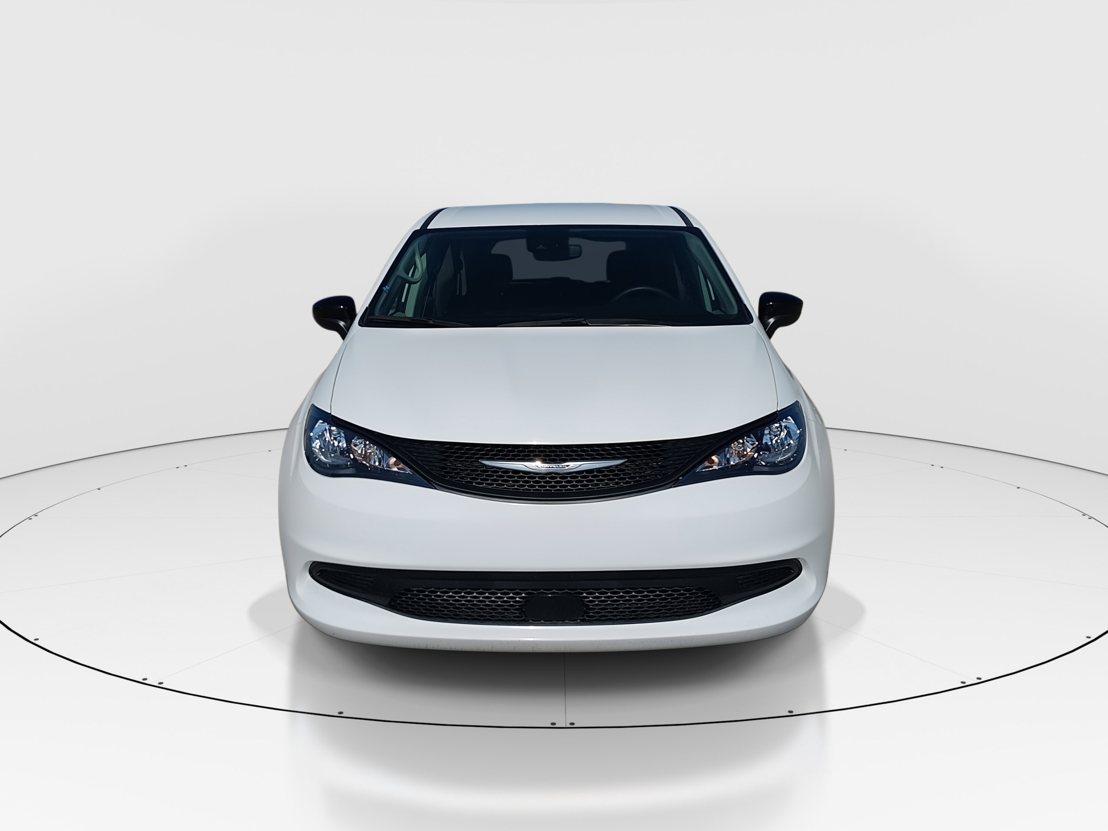 2024 Chrysler Voyager LX - Photo 2