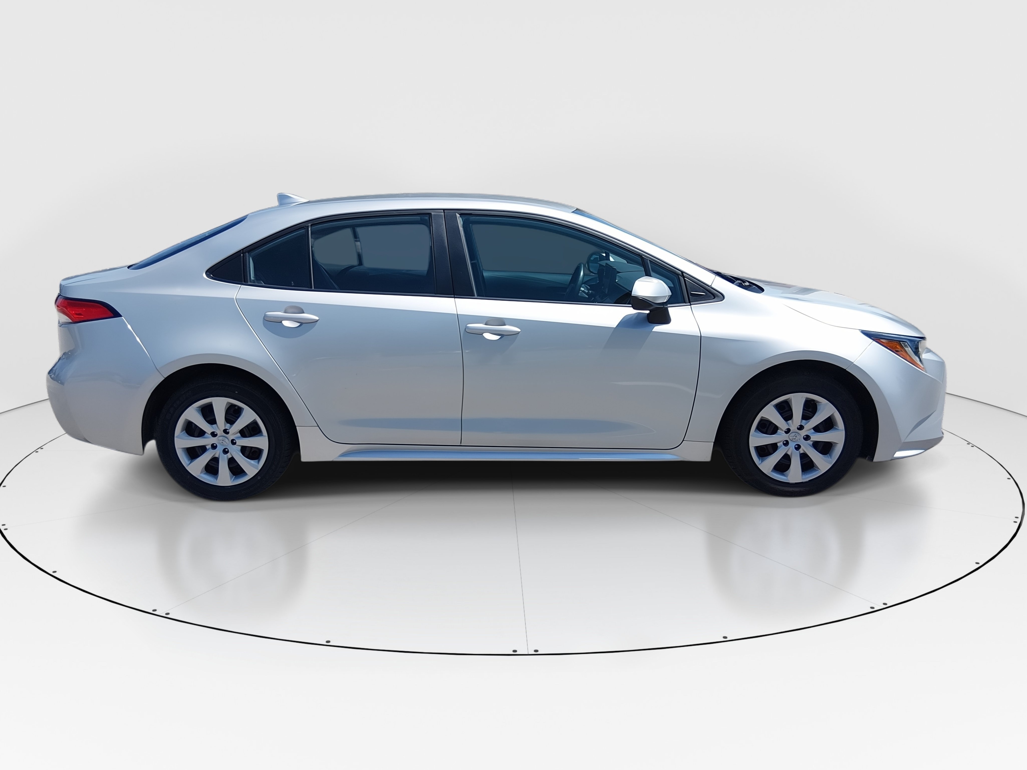 2024 Toyota Corolla LE - Photo 8