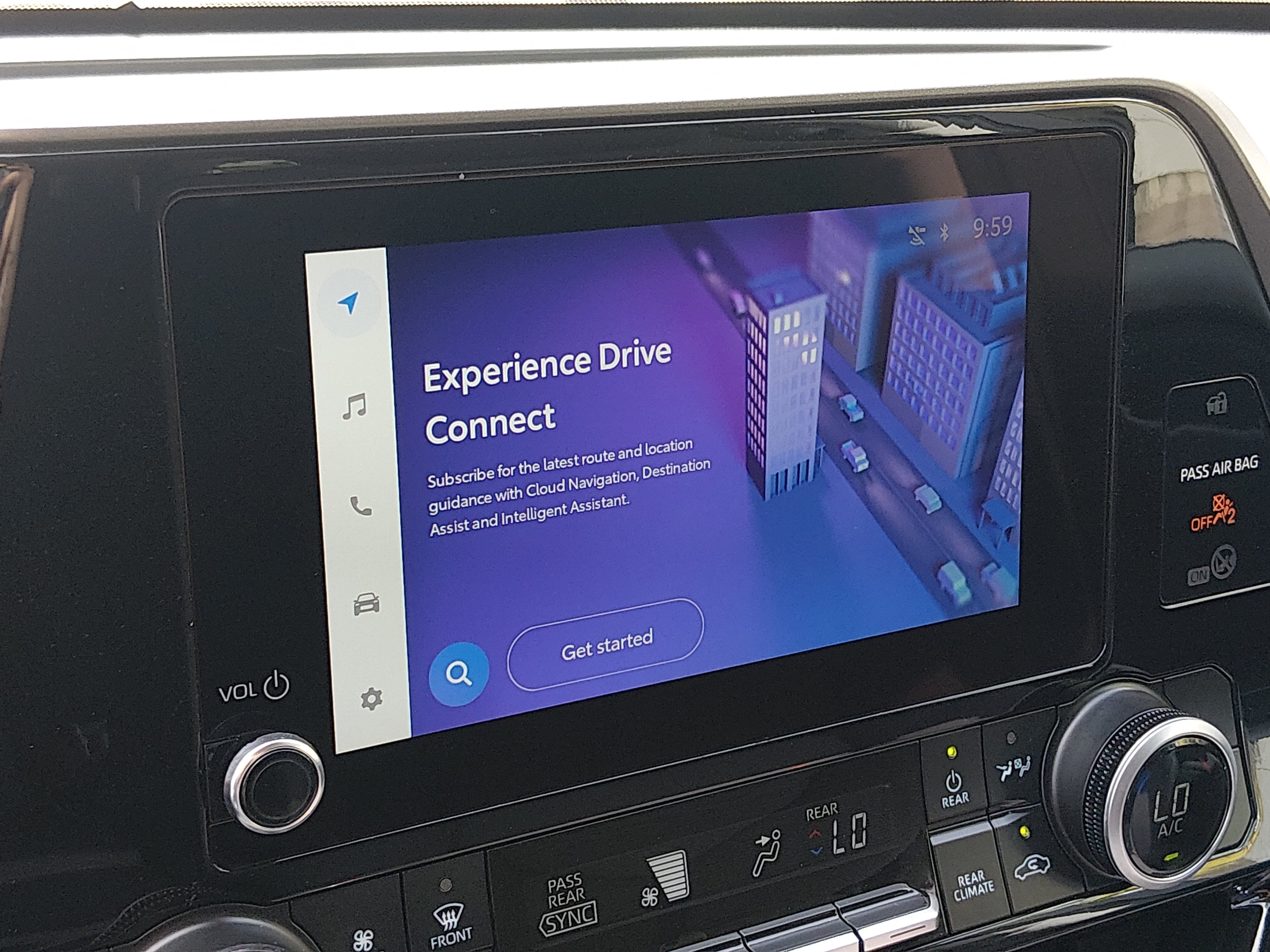 2025 Toyota Highlander LE - Photo 17