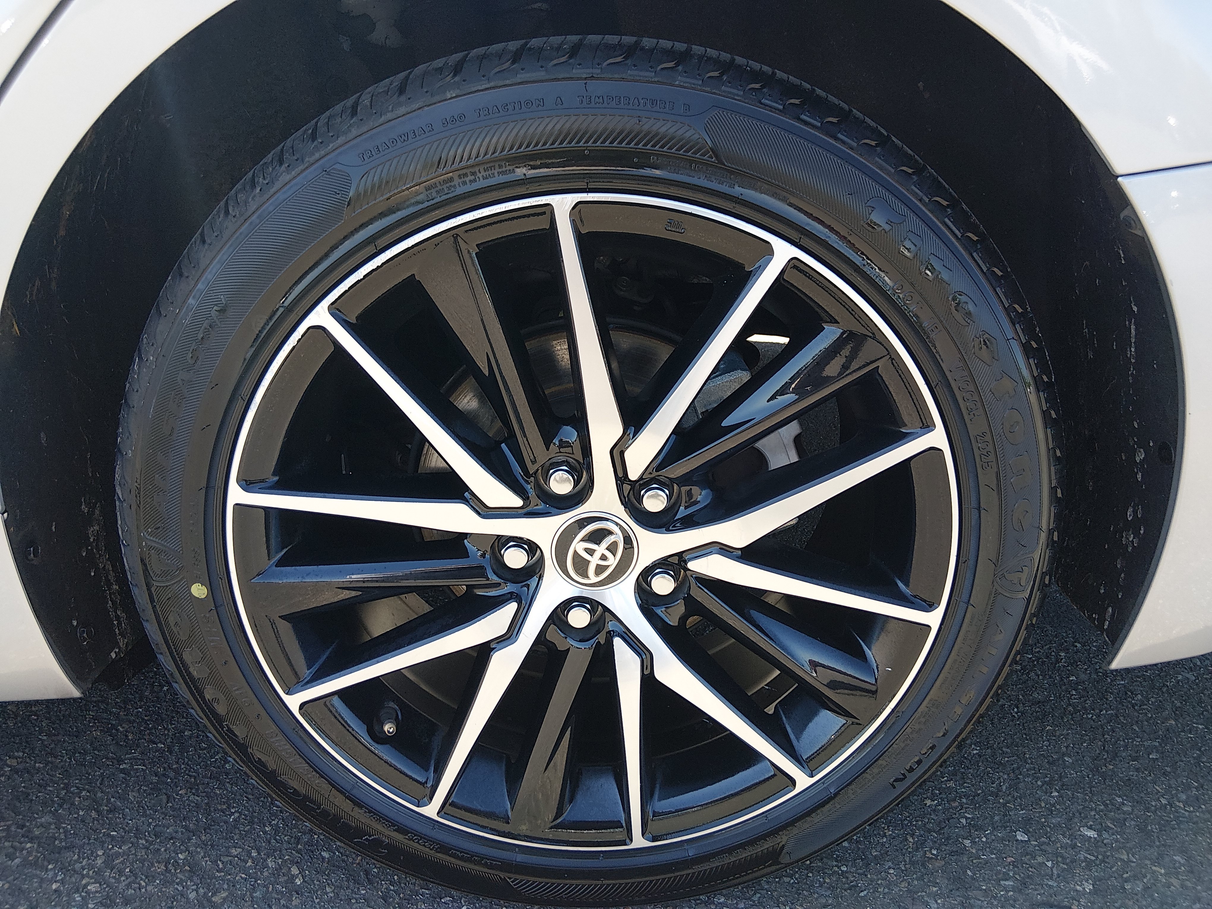 2023 Toyota Camry SE - Photo 10