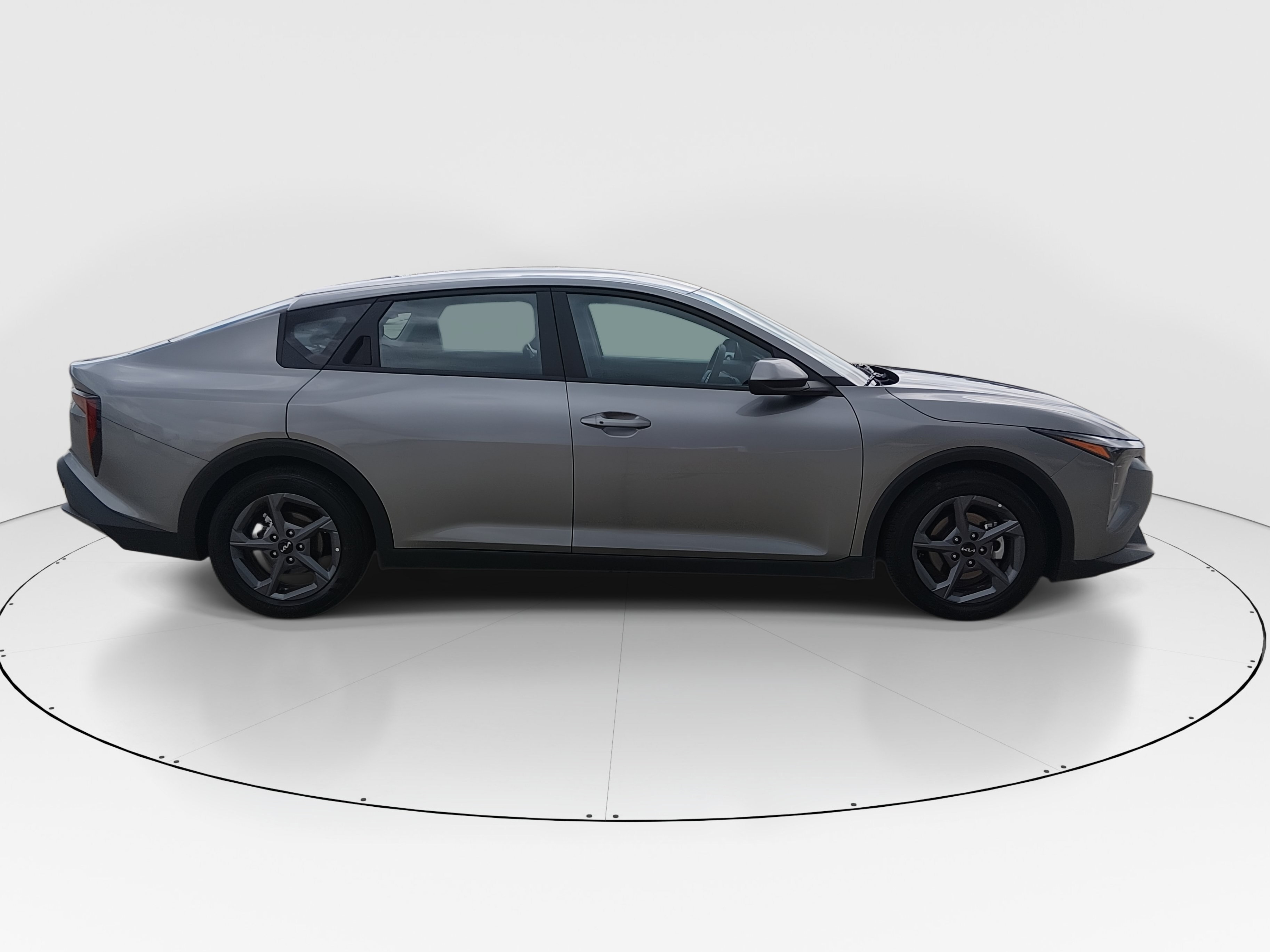 2025 Kia K4 LXS - Photo 8